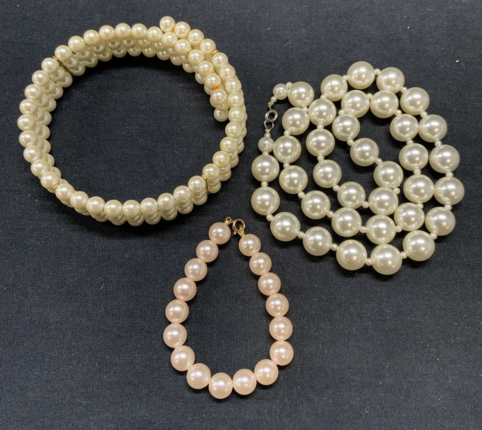 Lot 3 Faux Pearl Necklaces & Bracelet (1 of 7)