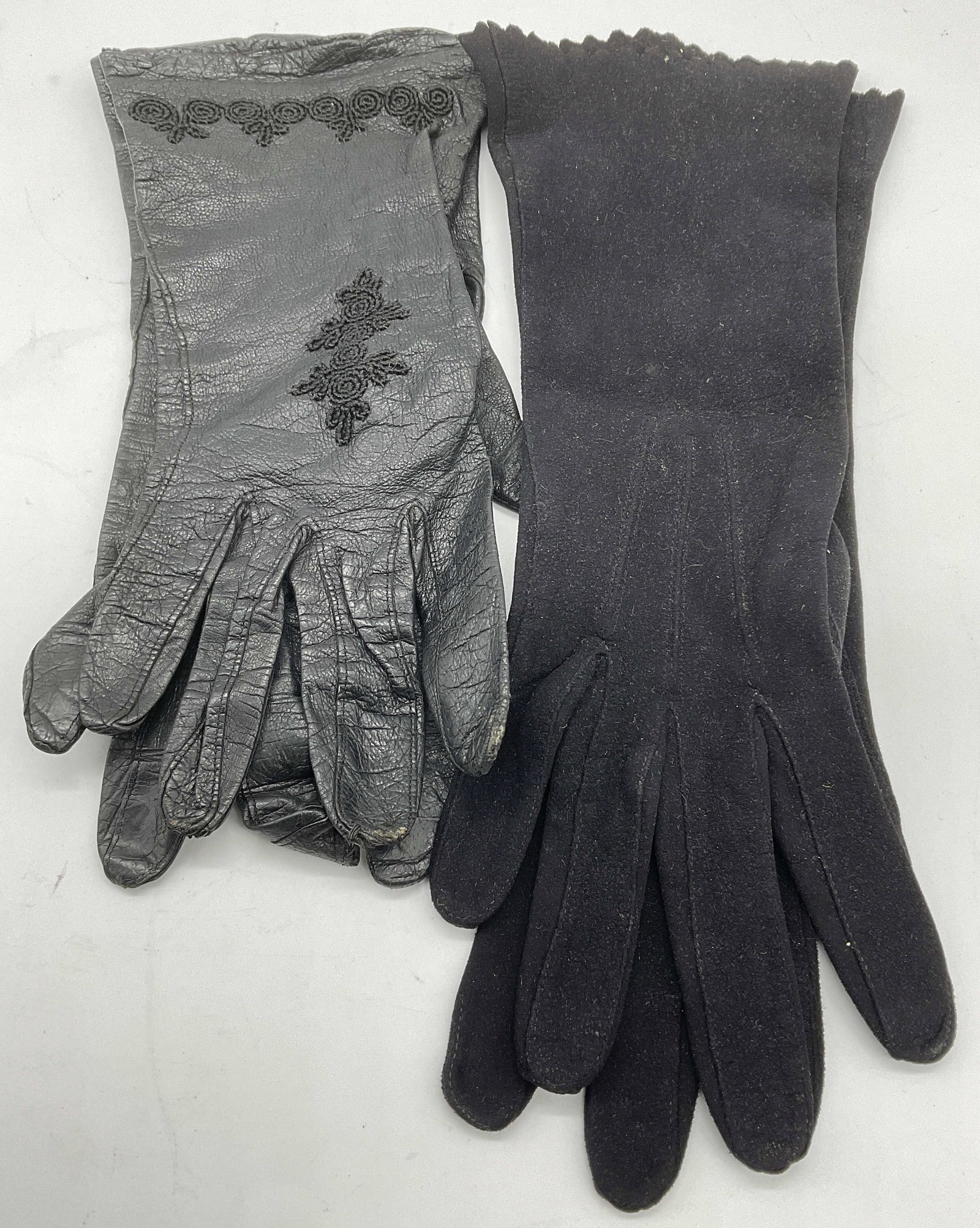 2 Vintage Black Leather & Suede Gloves France More (1 of 9)
