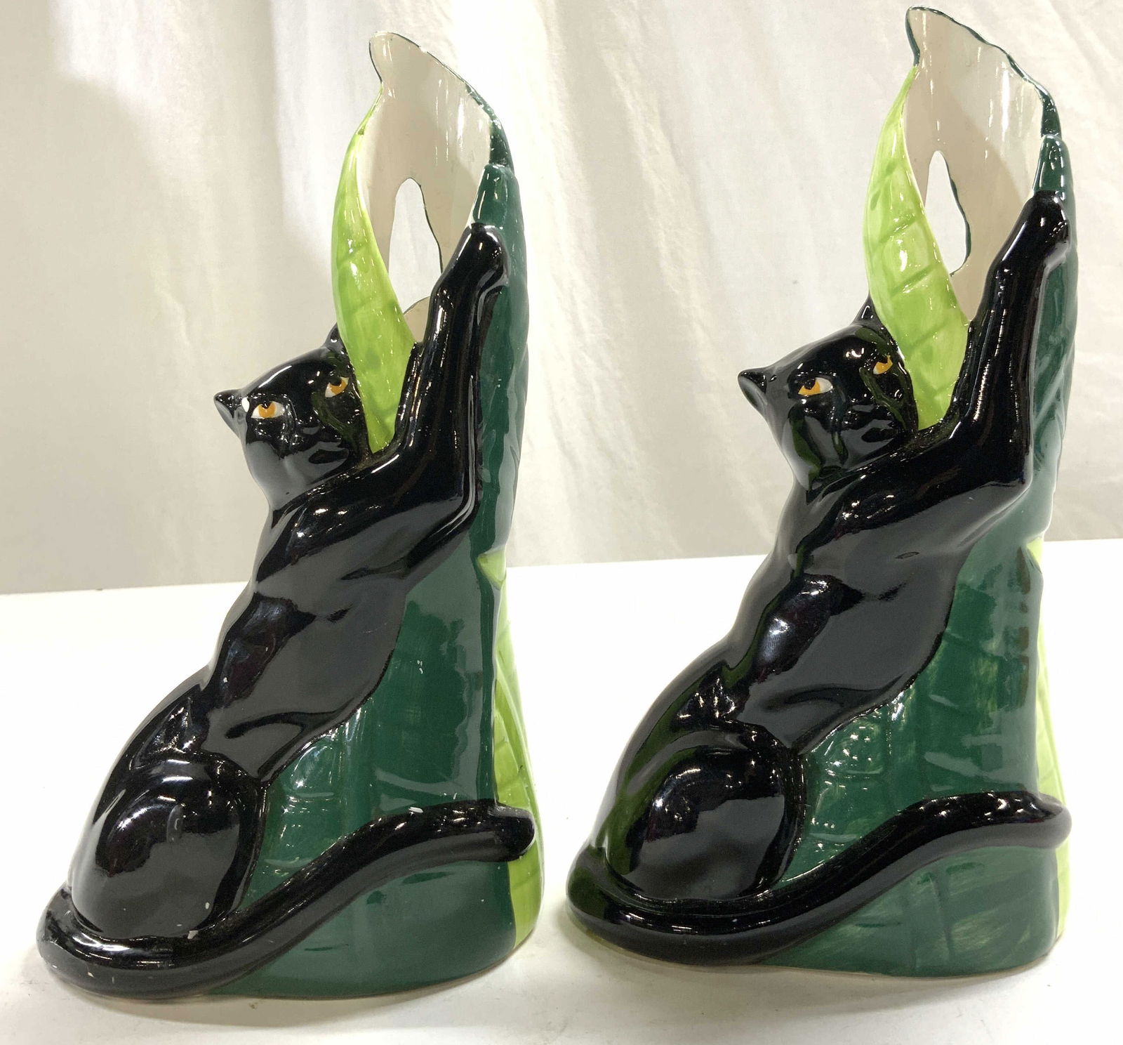 VANDOR Vtg Hand Painted Porcelain Cat Candlesticks (1 of 7)