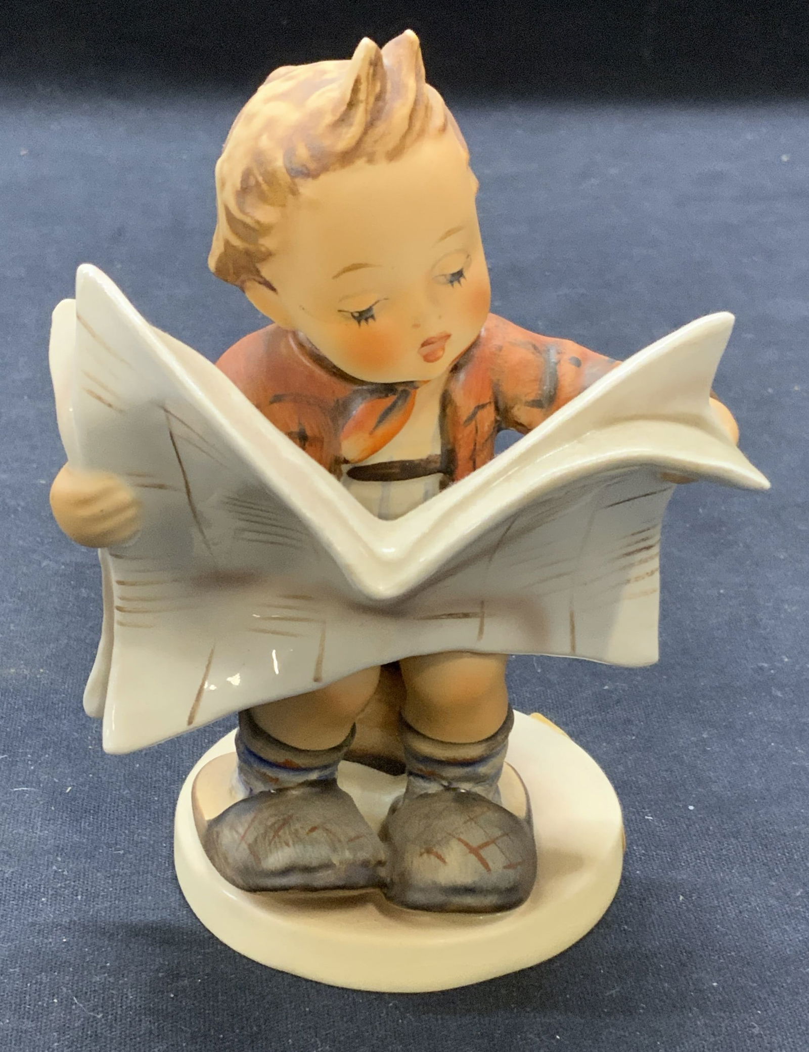 Vtg GOEBEL Hummel Porcelain Child Figurine (1 of 6)