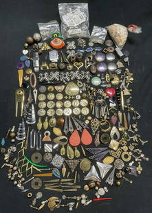 Jewelry Makers 200+ PCs Abalone, MOP more: Group lot of of over 200 pieces of individual jewelry bits and pieces for jewelry making. Highlights include abalone and mother of pearl beads. Largest bead measures approx 1.5H x 1.25W in. Jewelry Ma