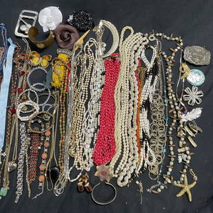 40+pcs Group Lot vintage Rosaries, necklaces &more: 40+pcs Group Lot vintage Rosaries, pearl,, shell, assets and crafts necklaces, gold and silver toned chains, brooches, pins, bracelets. Longest Arts and crafts necklace measures 22L in. Vintage jewelr