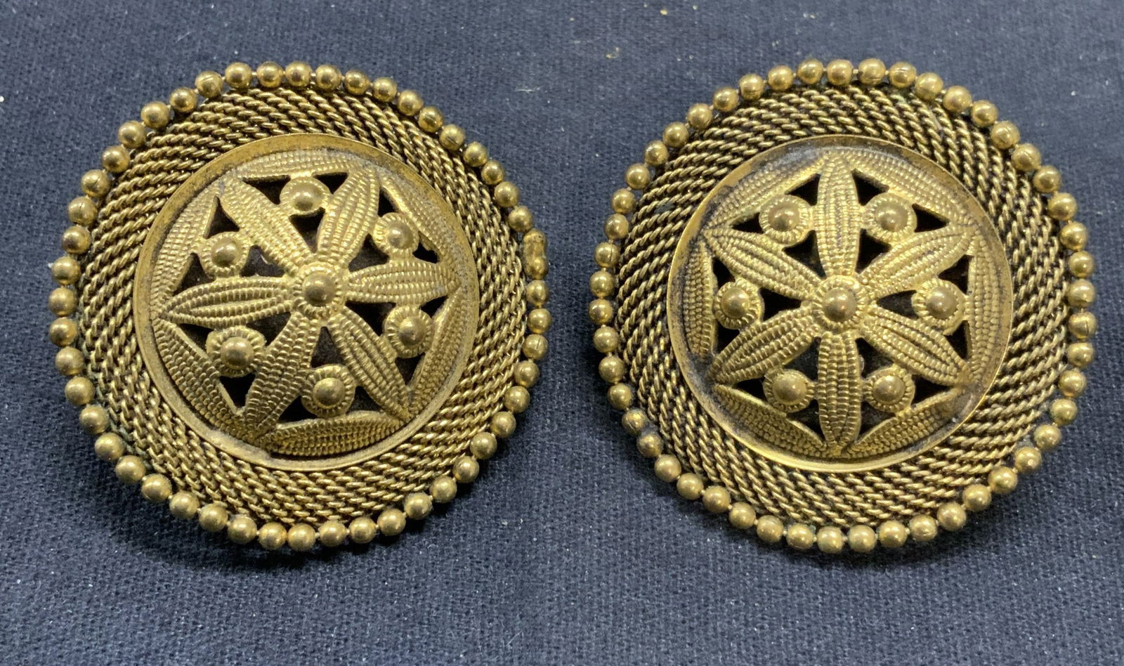 Vintage Gold Tone Flower Statement Earrings (1 of 6)