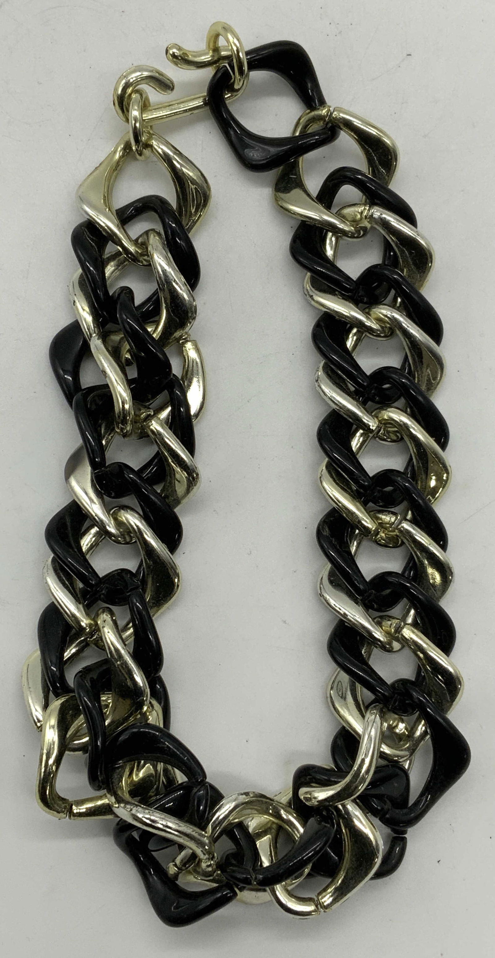 Silver Tone & Black Lucite Chain Necklace: Vintage silver tone and black lucite chain necklace. Drop length approx. 8 inches. Some scratching observed. Property of Manhattan estates and fashion industry executive. Estate jewelry, costume jewel