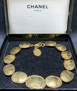 CHANEL Gold Tn Medallion Necklace Collection 26 Fr: Vintage 1980s Chanel Collection 26 gold toned medallion necklace with interlocking C motif. Designed by Victoire De Castellane as head designer for Chanel. Drop length approx. 8 inches. 18 in from