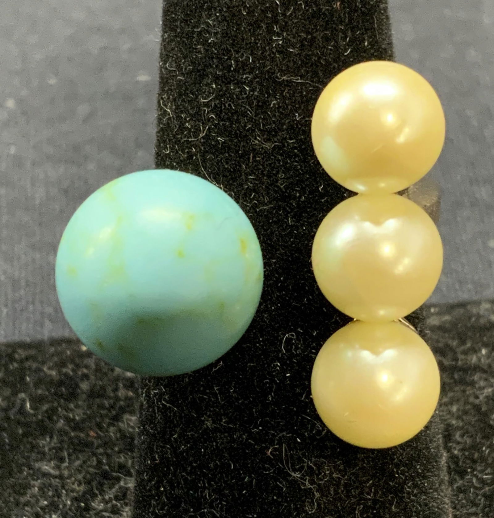 Gold Tone Faux Pearl & Turquoise Cabochon Ring (1 of 7)