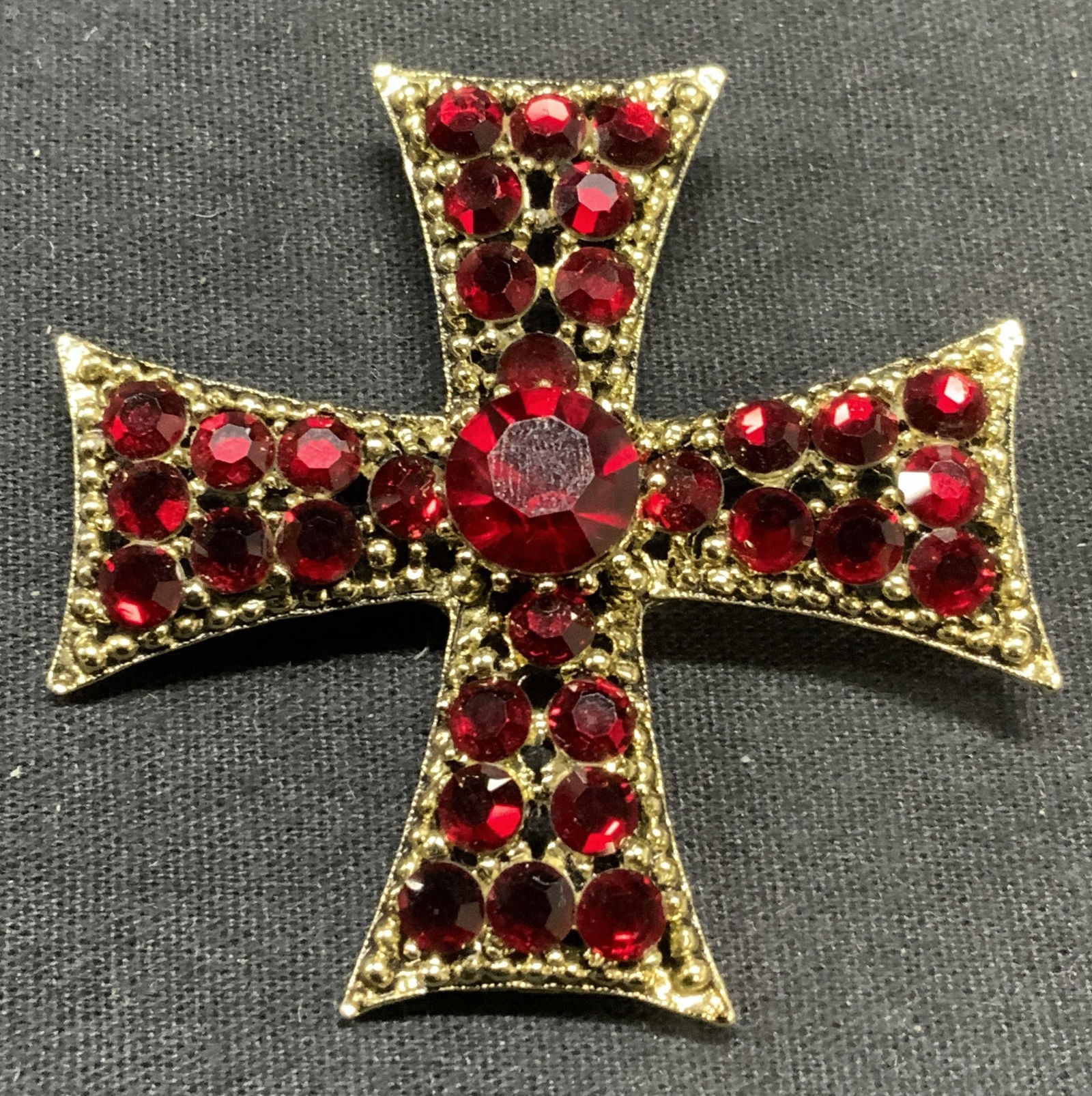 WEISS Gold Tn Red Crystal Maltese Cross Brooch (1 of 7)