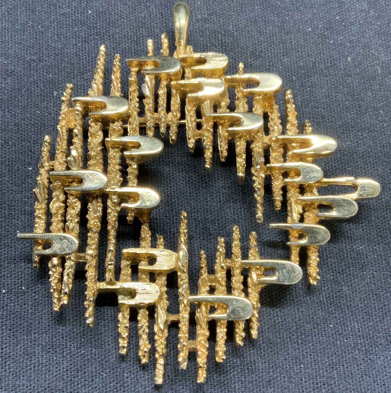 BOUCHER Gold Tn Sculptural Modernist Brooch (1 of 8)