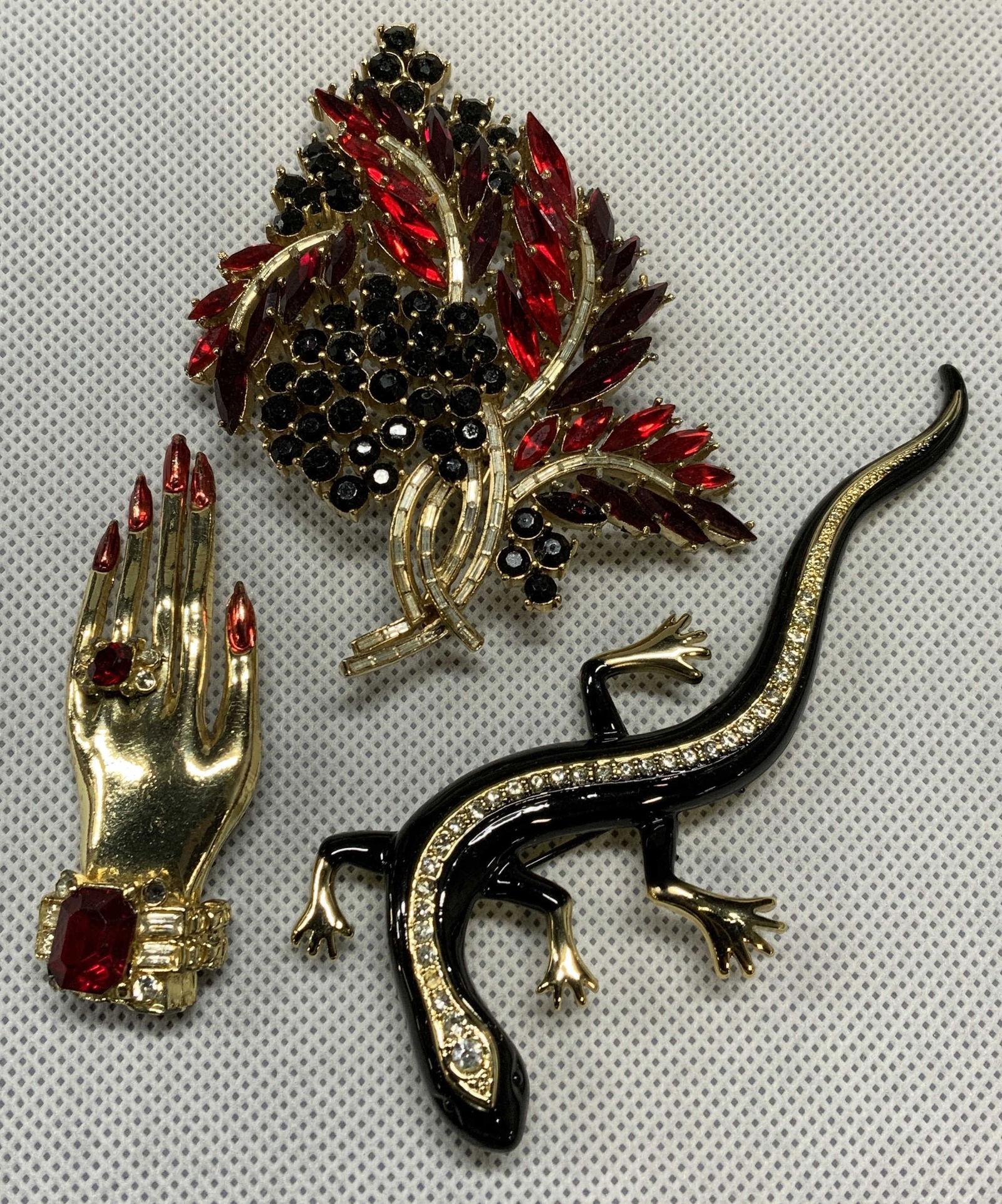 3 Gold Tone Sculptural Crystal Brooches (1 of 11)