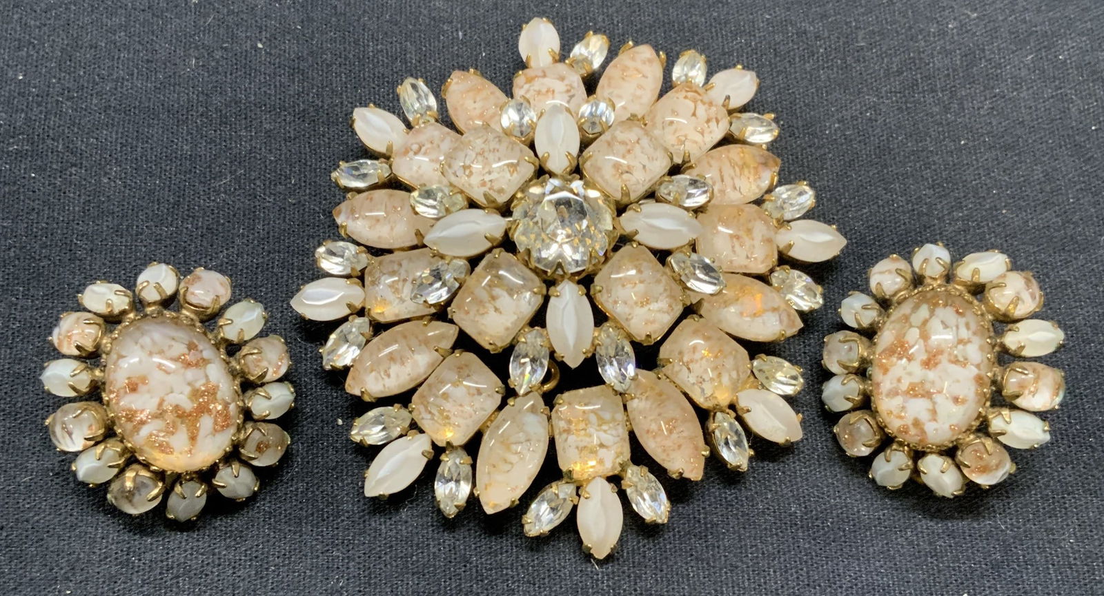 2 White/Gold Tn Brooch & Earrings, Schreiner Style (1 of 9)
