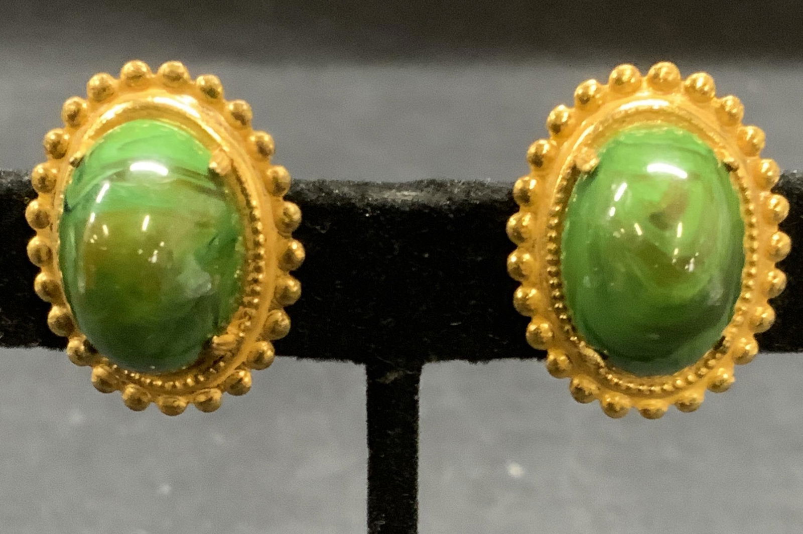 MIRIAM HASKELL Gold Tone Green Cabochon Earrings (1 of 7)