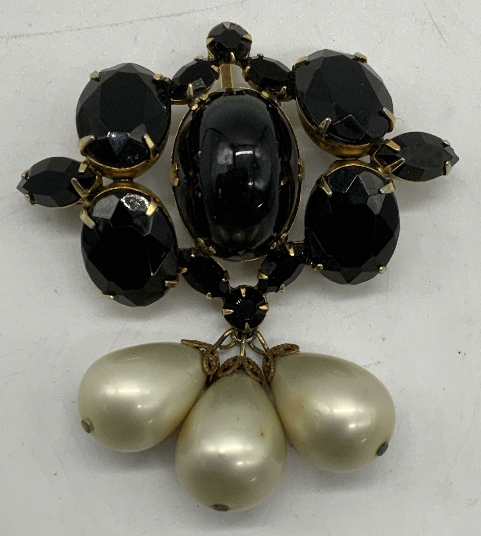 SCHREINER Gold Tn Black Crystal Faux Pearl Brooch (1 of 7)