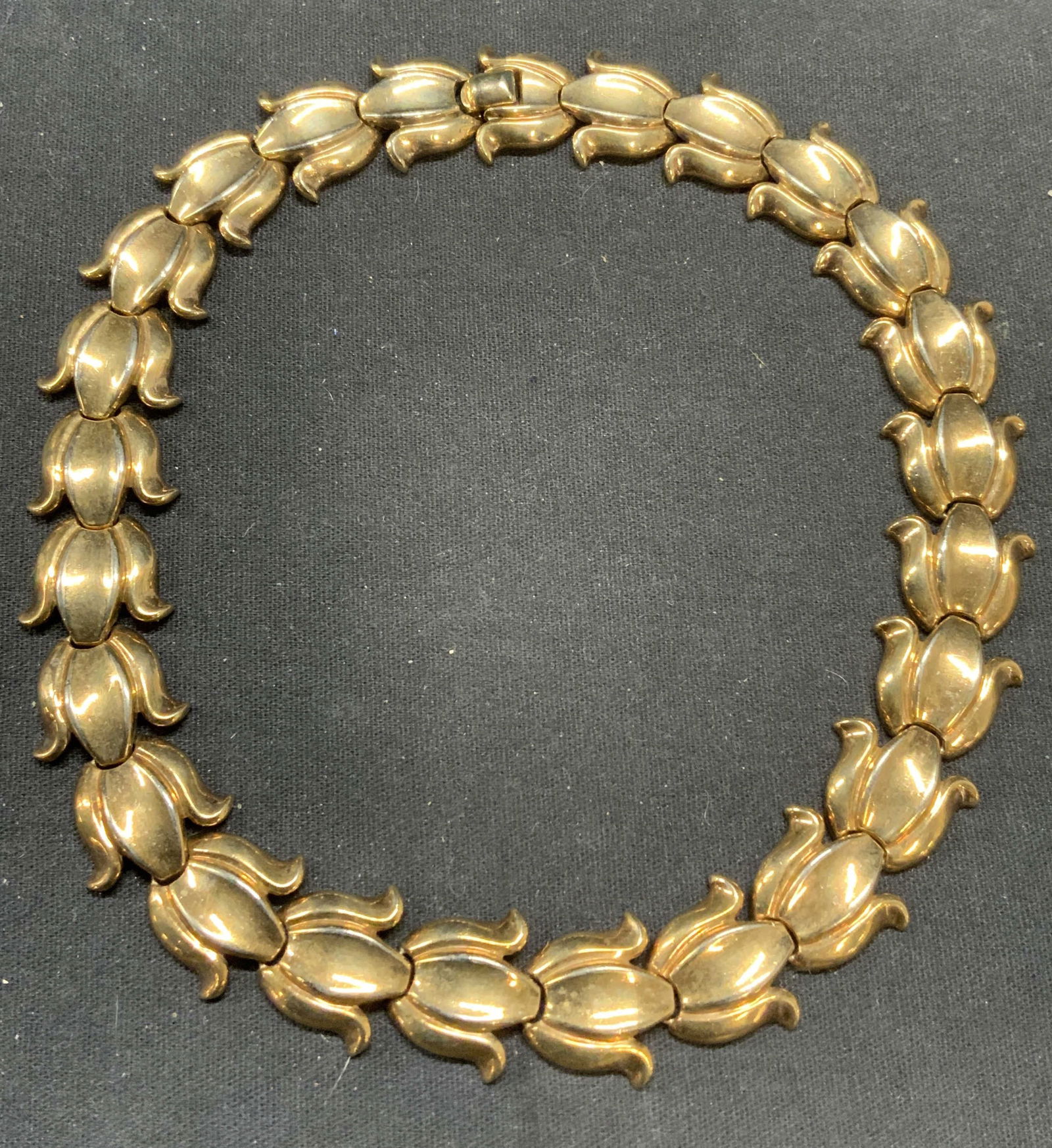 TRIFARI Gold Tone Tulip Necklace (1 of 6)