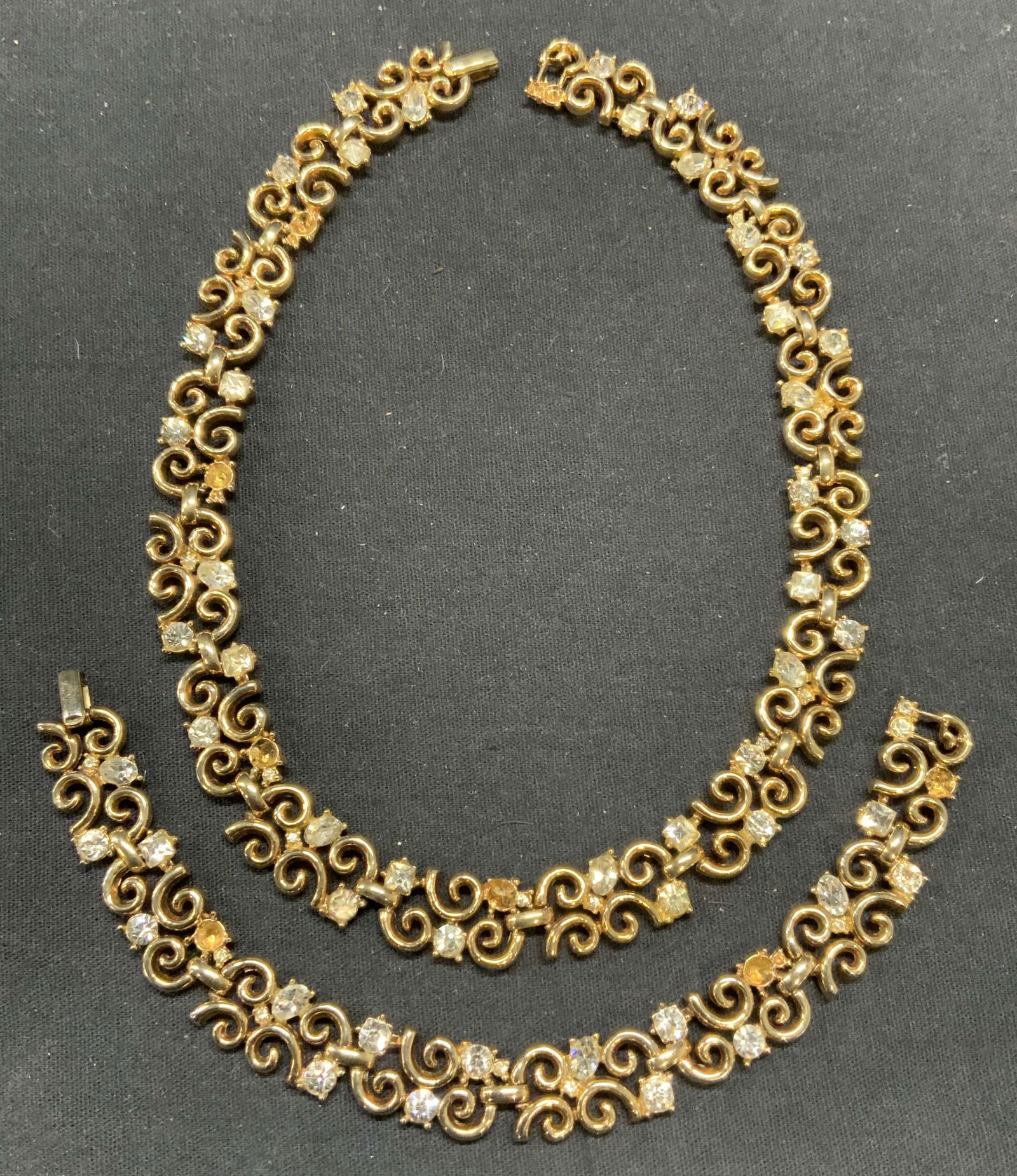 2 TRIFARI Gold Tone Crystal Necklace & Bracelet (1 of 11)