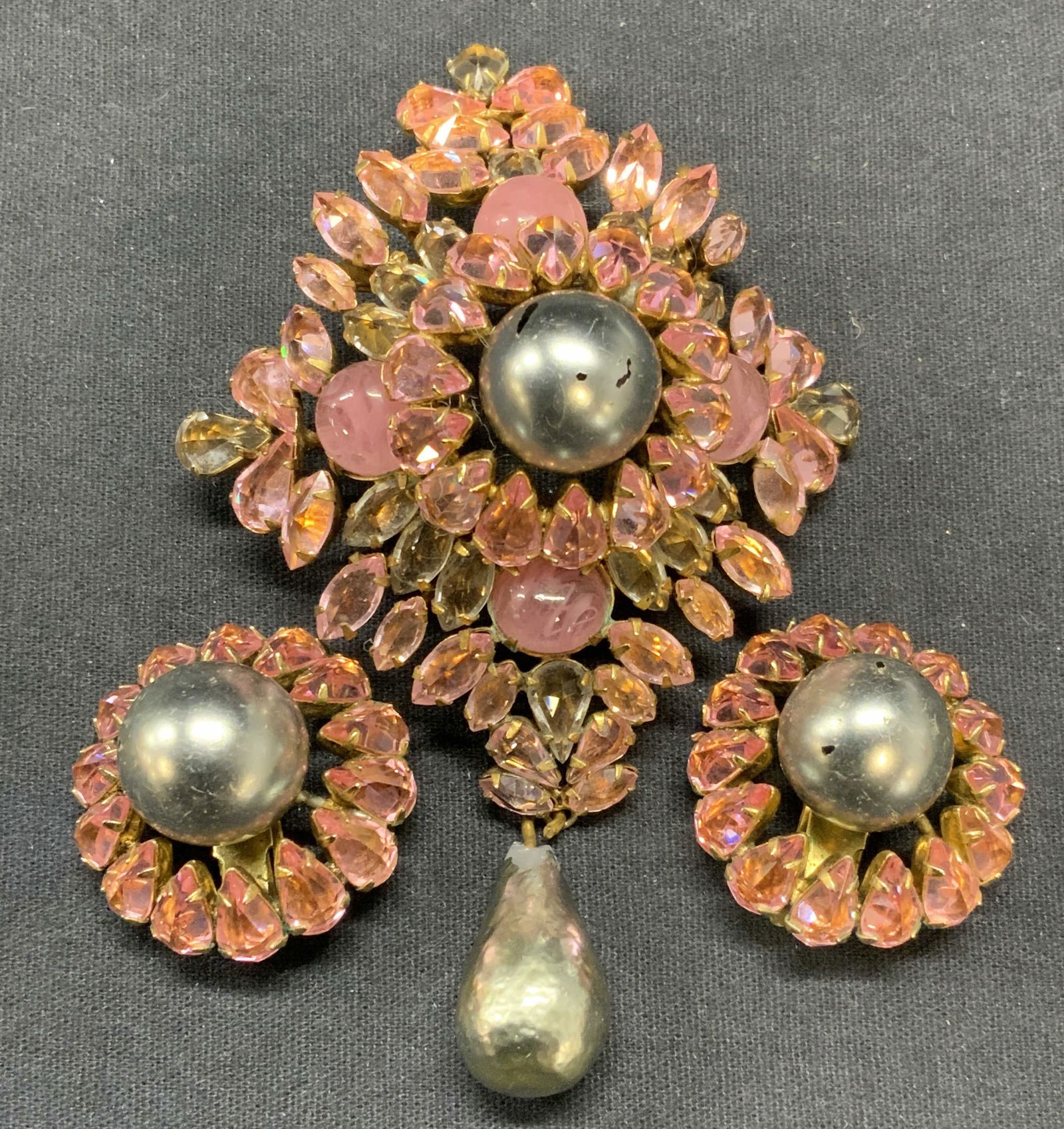 2 Pink Crystal & Faux Pearl Brooch & Earring Set (1 of 9)