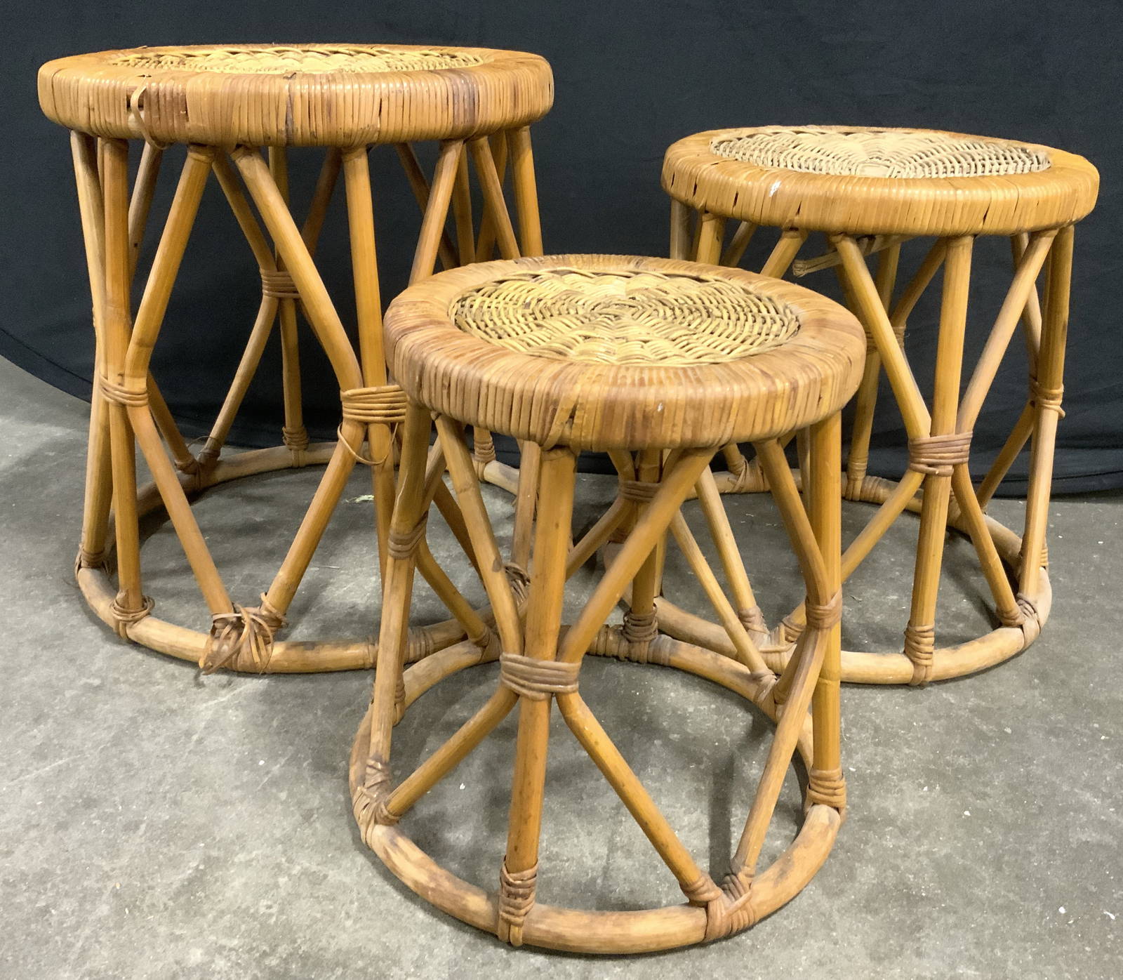 Set 3 Vintage Wicker Nesting Tables Auction