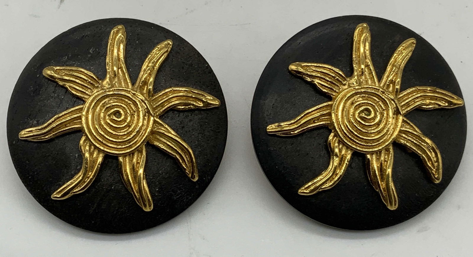 YVES SAINT LAURENT Gold Tn Sun Earrings France (1 of 6)