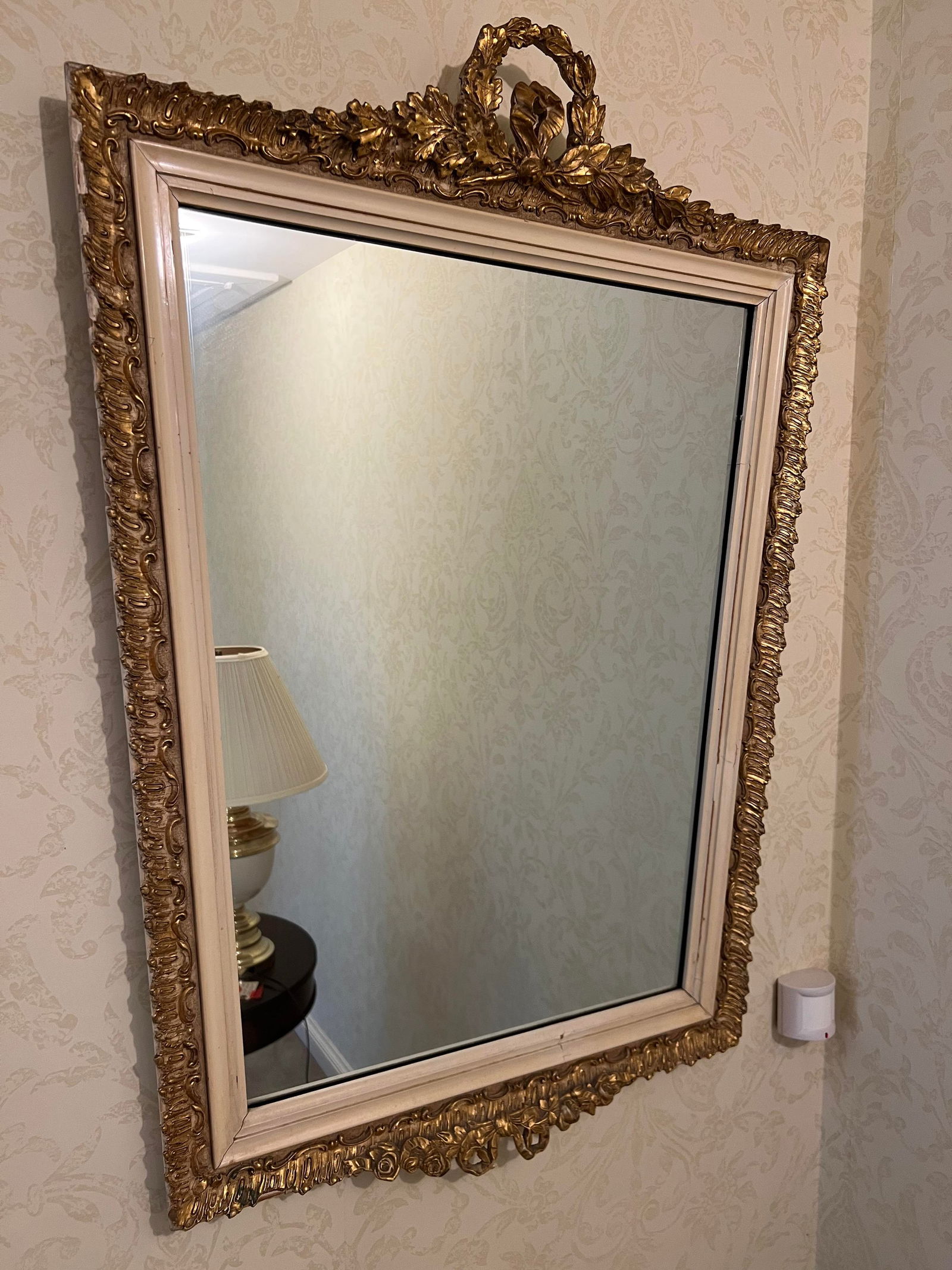 Vntg Ornate Giltwood Frame Mirror (1 of 7)