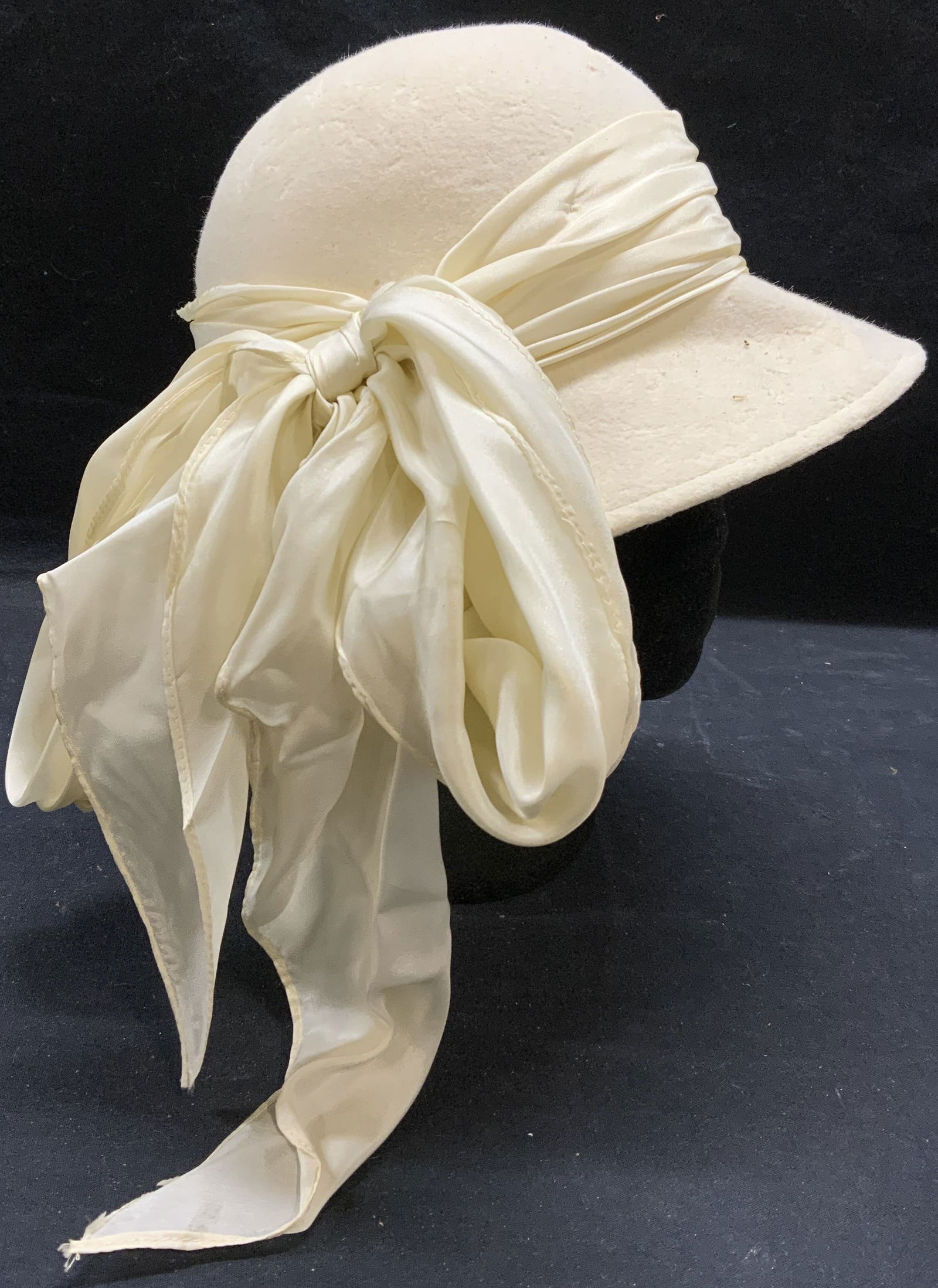 Vintage White Wool Hat with Bow (1 of 8)