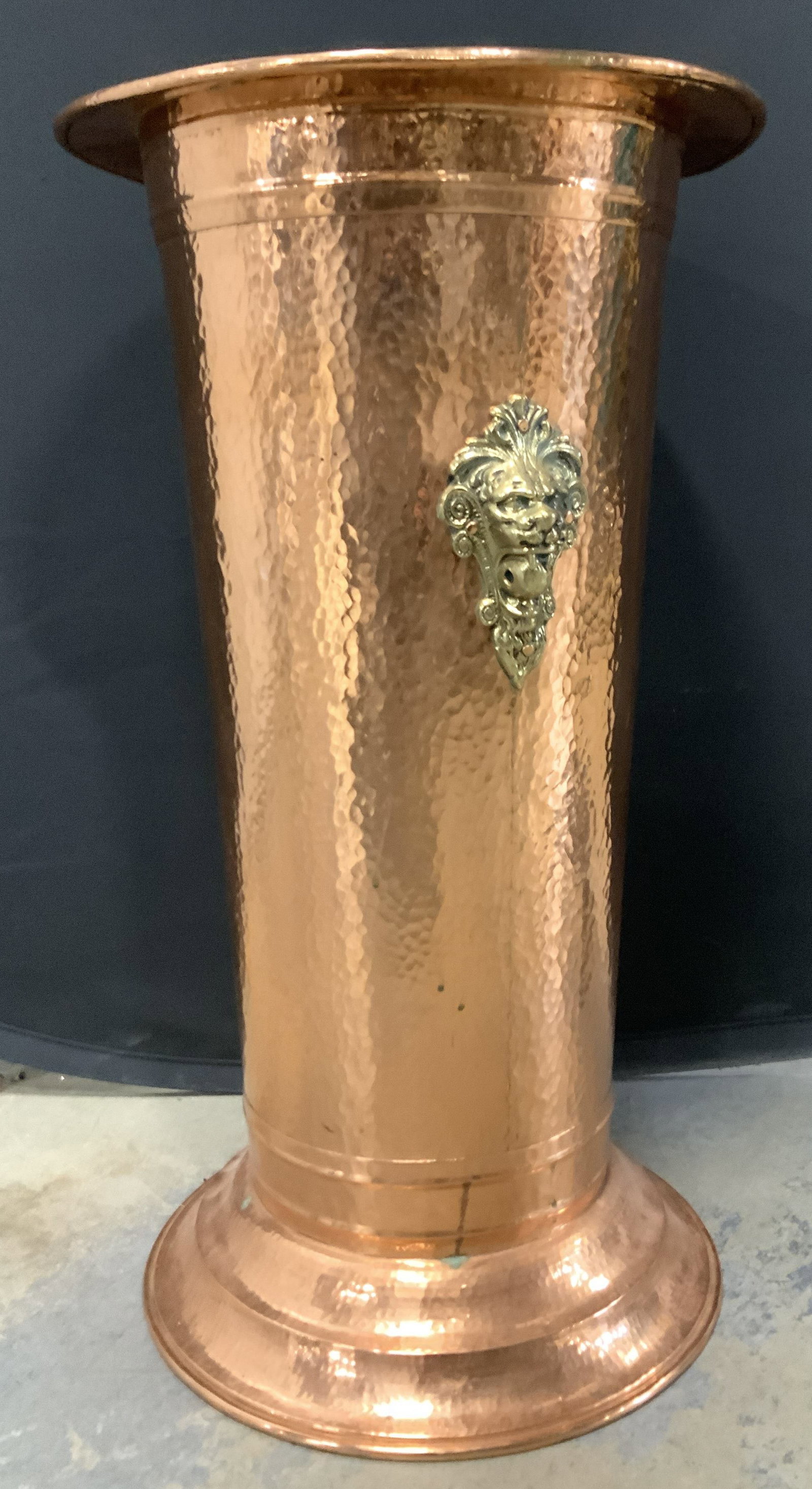 Hammered Copper Umbrella Stand Brass Lion Head 2ft (1 of 12)