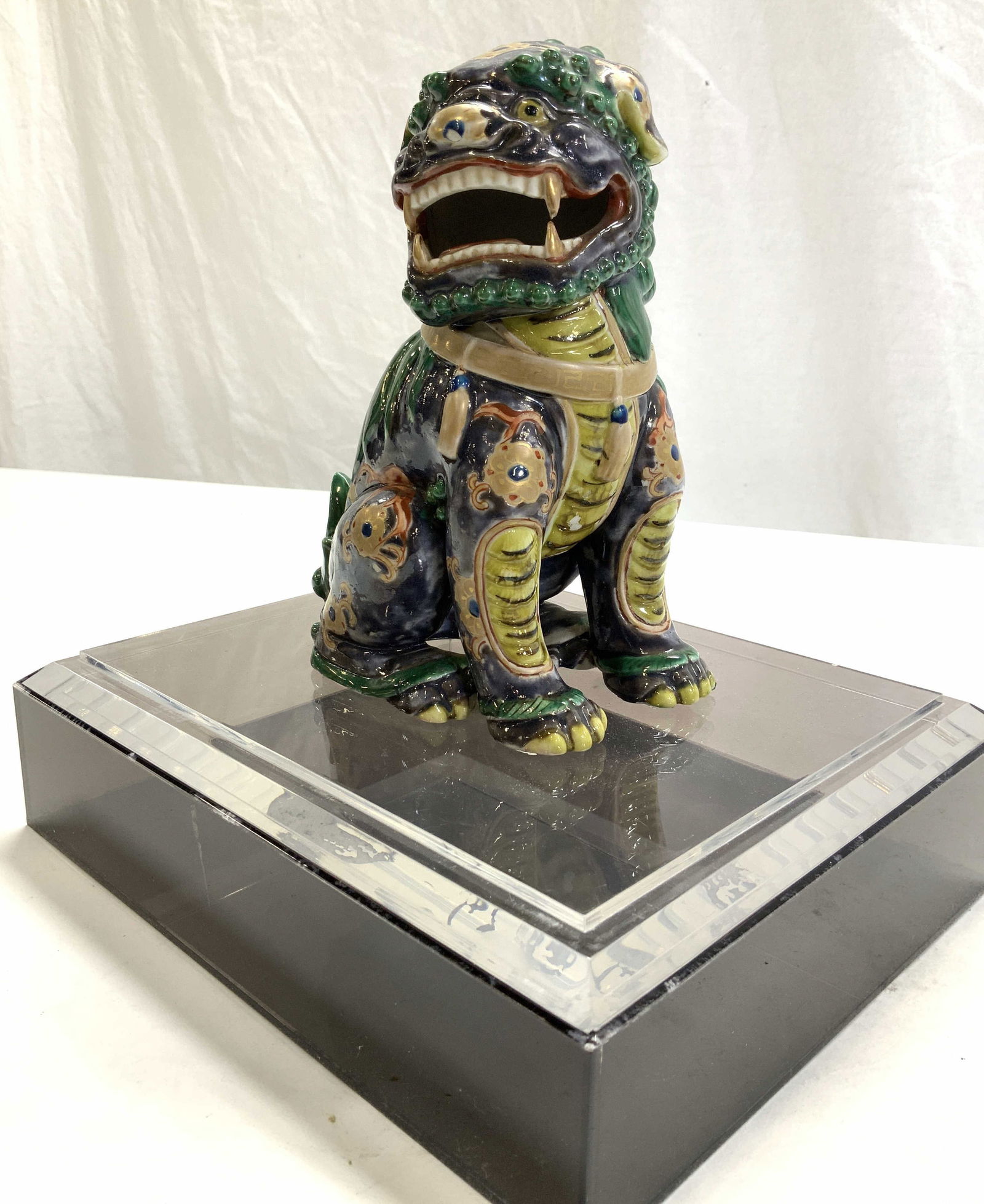 Porcelain Painted Chinese Shishi Foo Dog on Base (1 of 18)