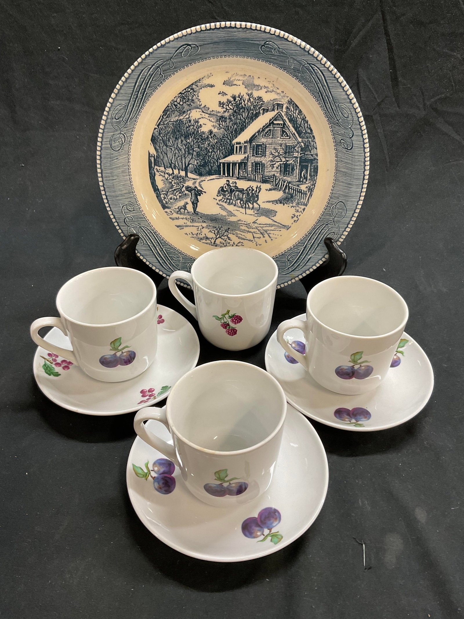 Lot8 NAAMAN Fine Porcelain Crockery Israel, More: 4 cups and 3 Saucers NAAMAN Fine Porcelain Crockery. Made in Israel. 1 Royal n China Currier & Ives bowl. Bowl measures approx 10D in. Some surface wear consistent with age and use. tabletop decor, de