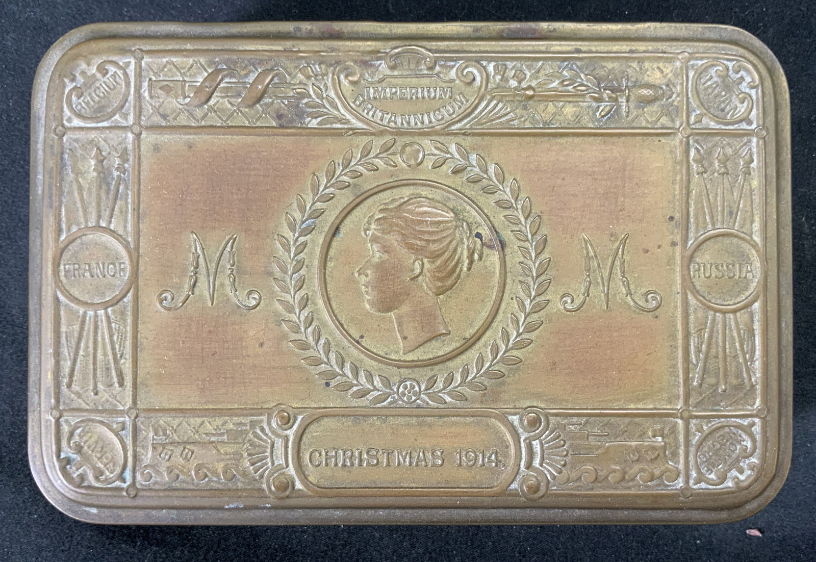 Antique 1914 English Princess Mary Christmas Box (1 of 8)