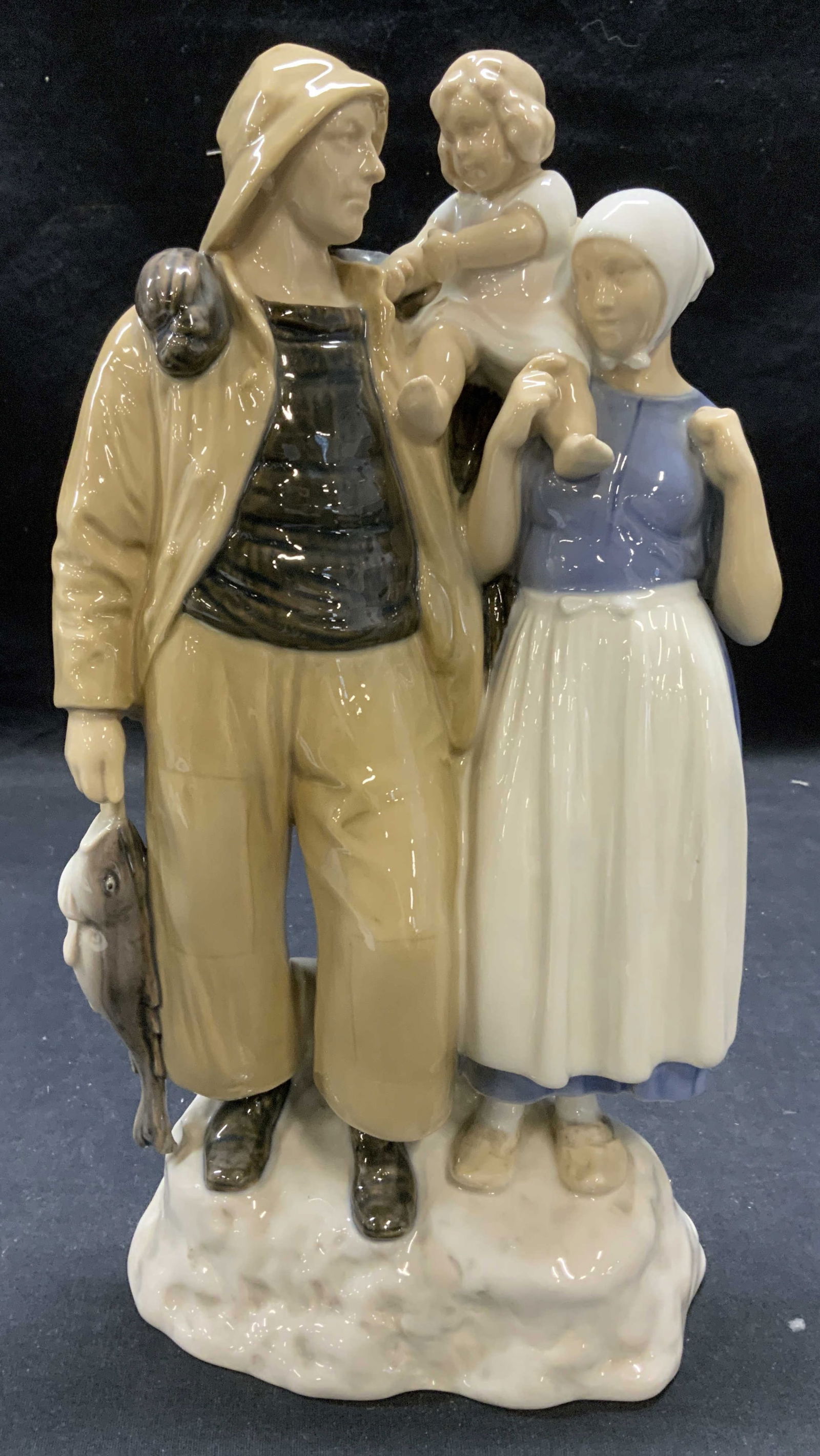 B&G Copenhagen Fisherman Family Figural Denmark (1 of 7)