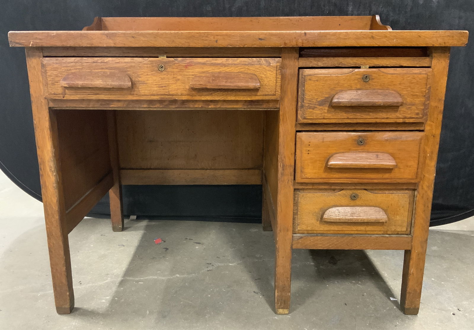 Jasper Furniture Vntg Oak 4 Drawer Desk