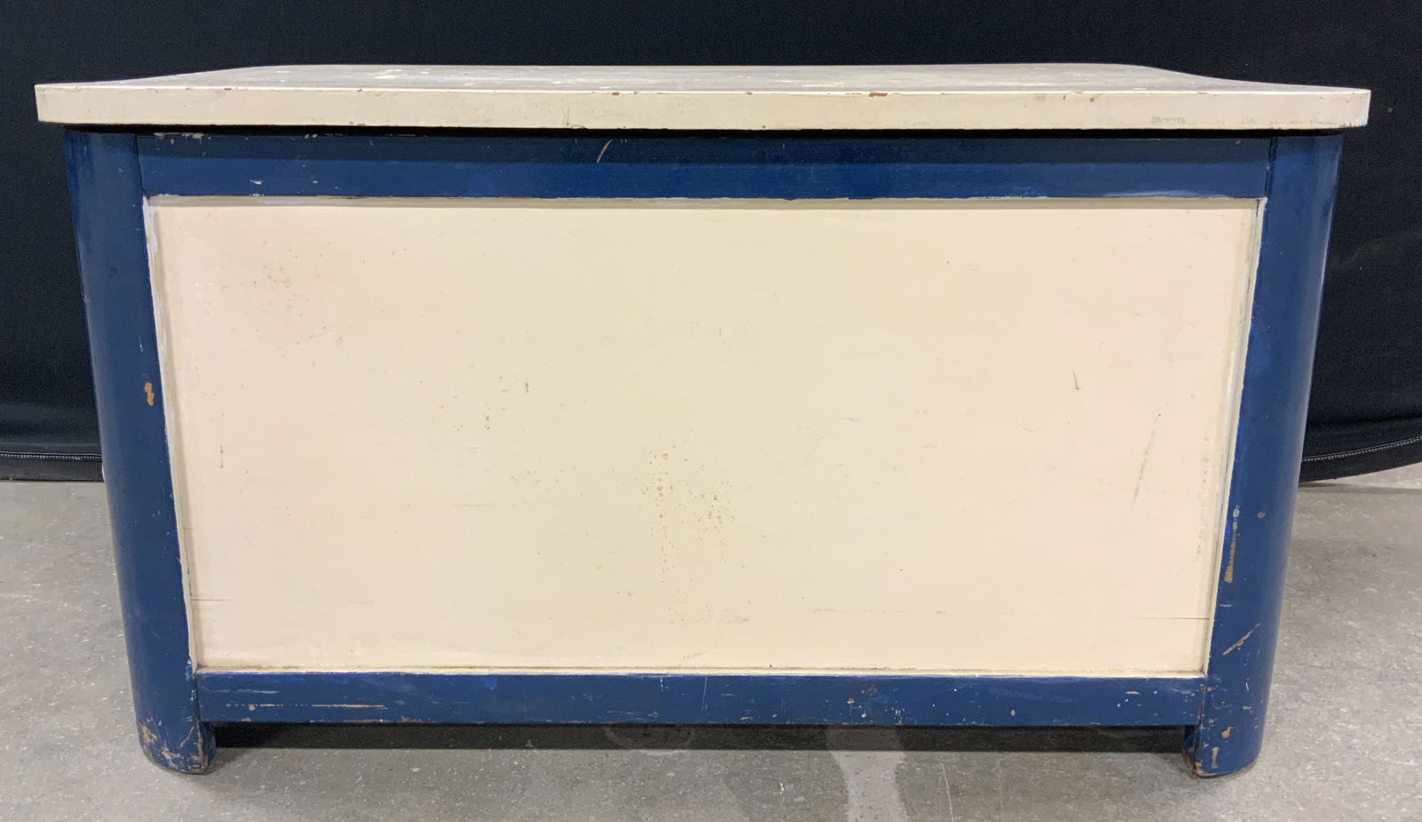 Vintage Wooden Storage Chest W Handles (1 of 8)