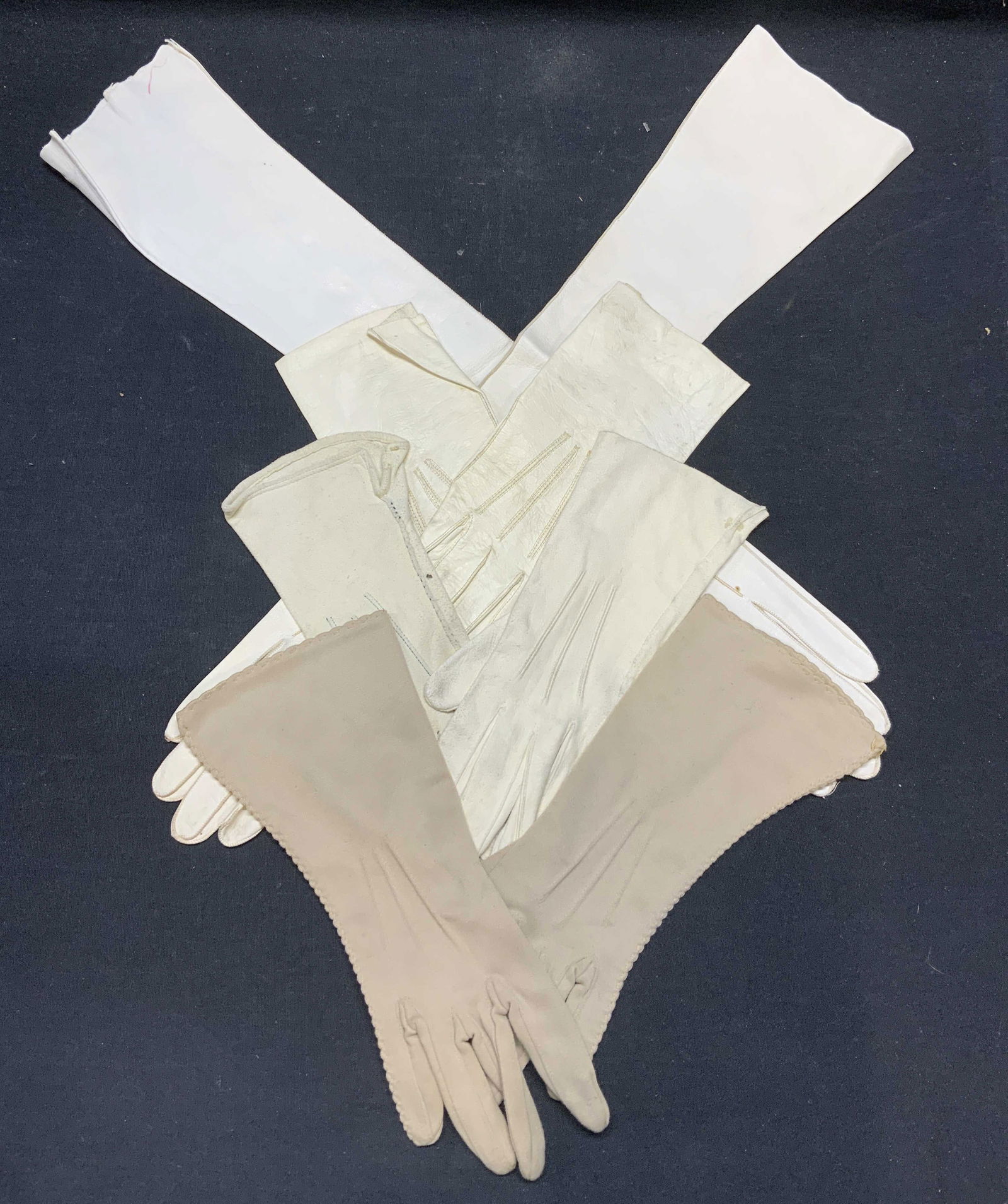 Lot 5 White & Tan Leather & Suede Gloves (1 of 11)