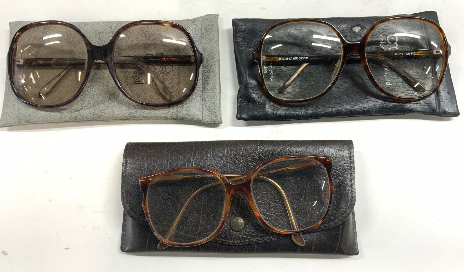 Lot 3 Assorted Trademarked Sunglasses W Cases (1 of 6)