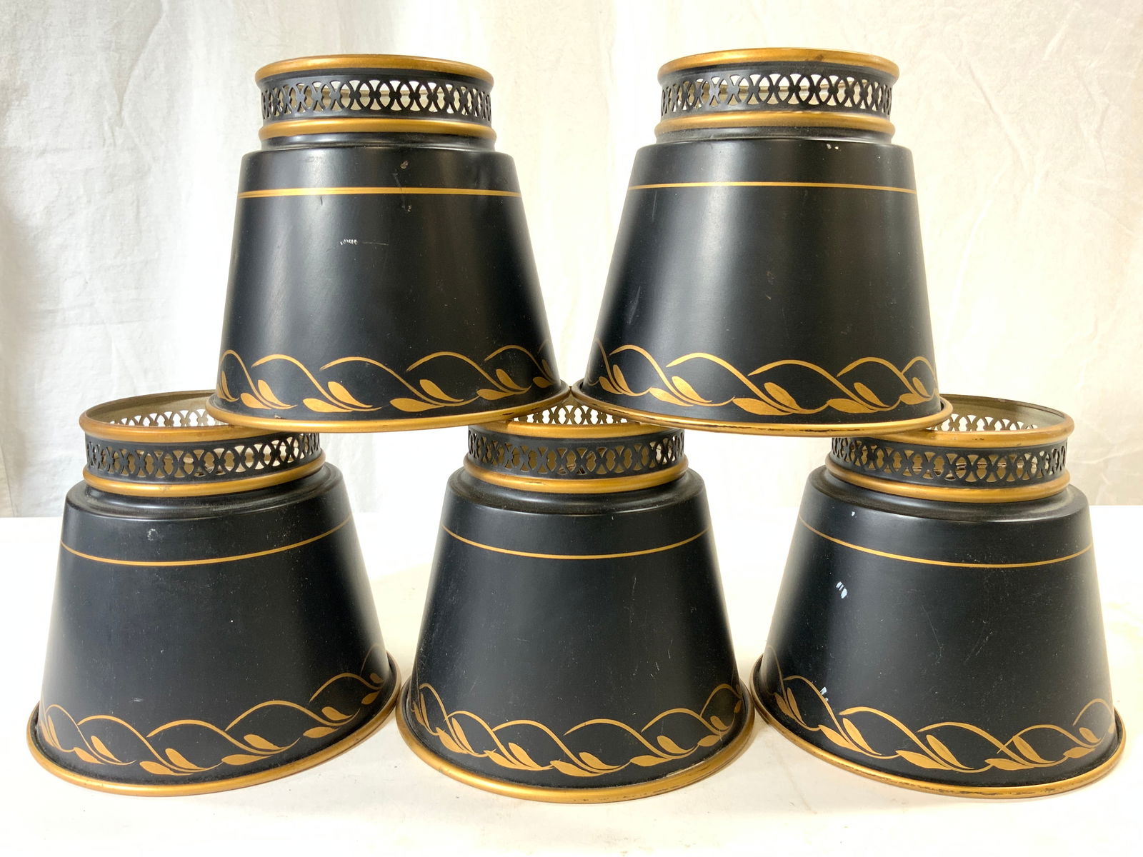 Set 5 Vntg Toleware Lamp Shades Black & Gilt (1 of 7)
