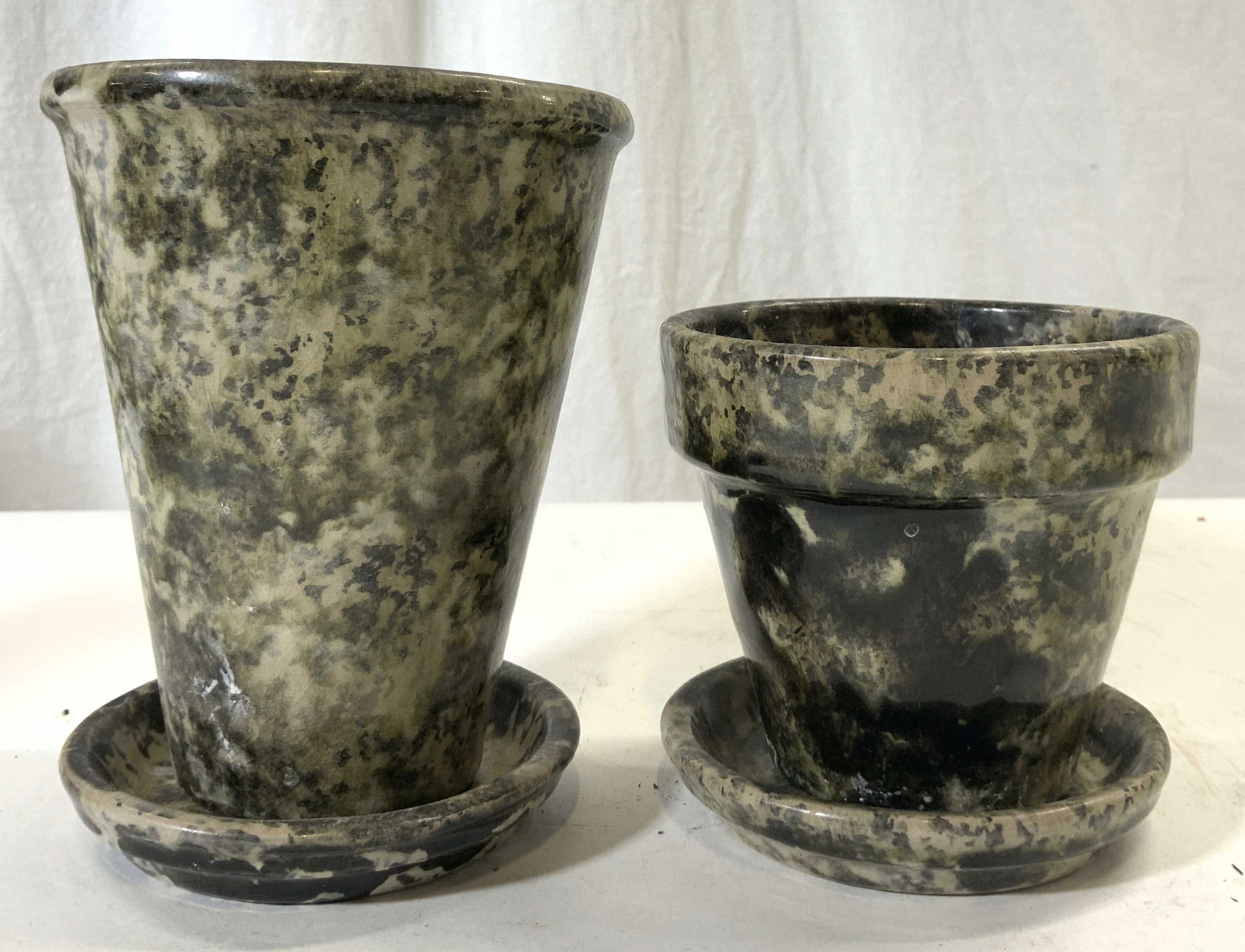 TAKASHIMAYA Terra Cotta Planters W Drainage Dishes (1 of 7)