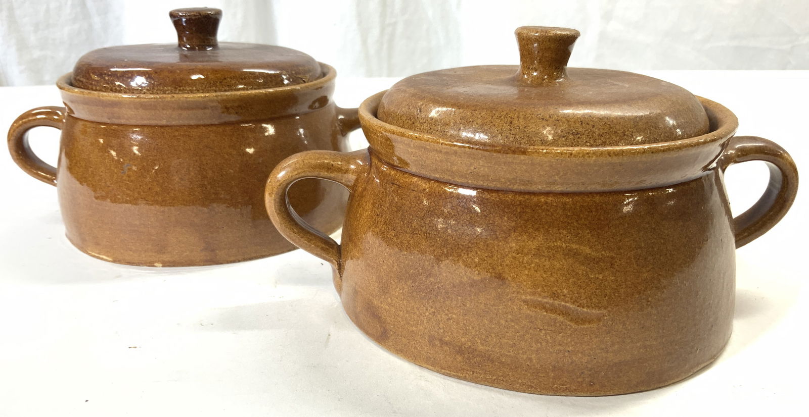 Pr Vntg Ceramic Vessels W Handles Lids (1 of 6)