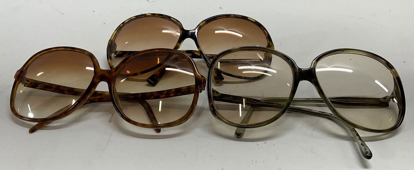 Lot 3 Sunglasses OLIVER PEOPLES LIZ CLAIBORNE more (1 of 12)