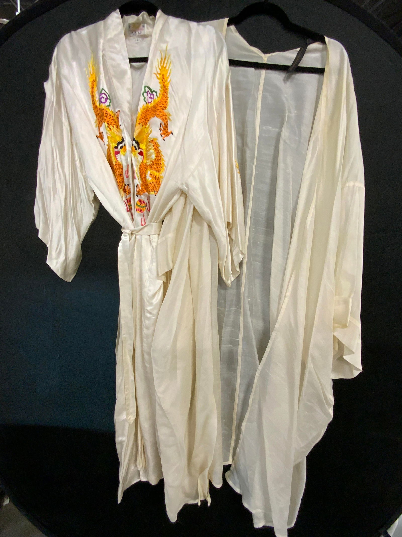 2 DONNA KAREN & GOLDEN DRAGON Vintage Silk Robes (1 of 20)
