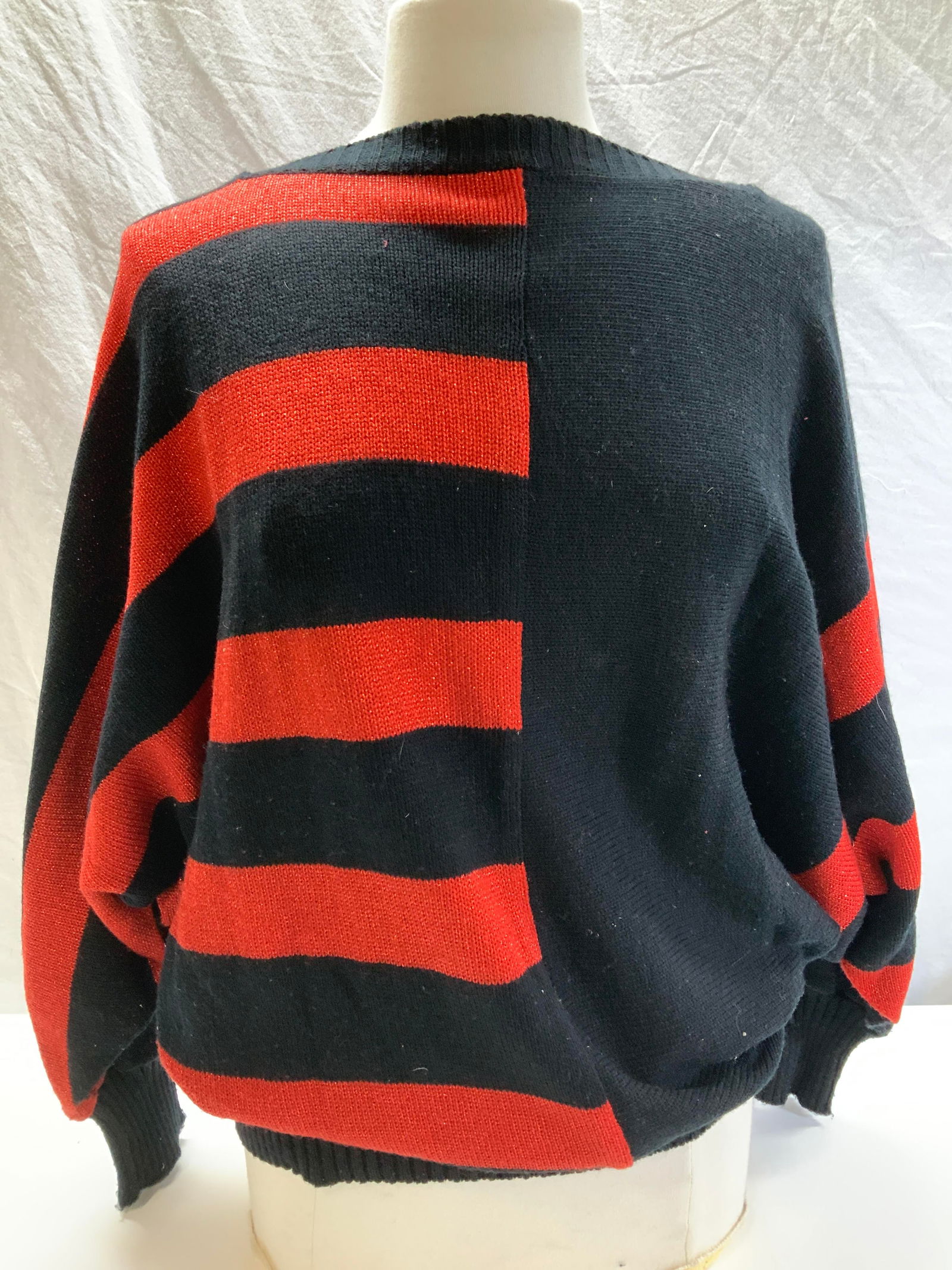 Beverly Hills Right Bank Metallic Sweater, Italy (1 of 8)