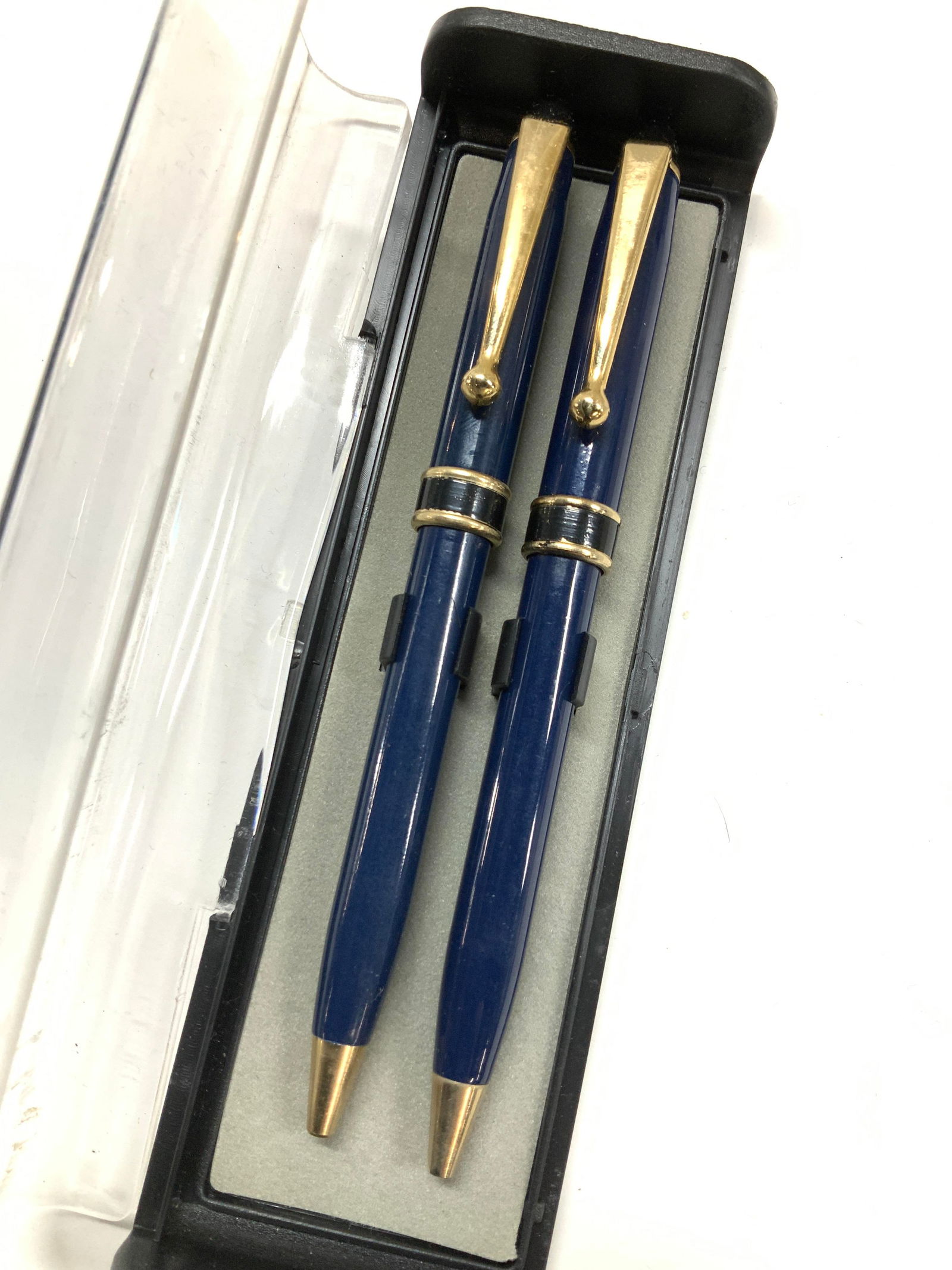 Pair Vintage Executive Pens W Case (1 of 6)