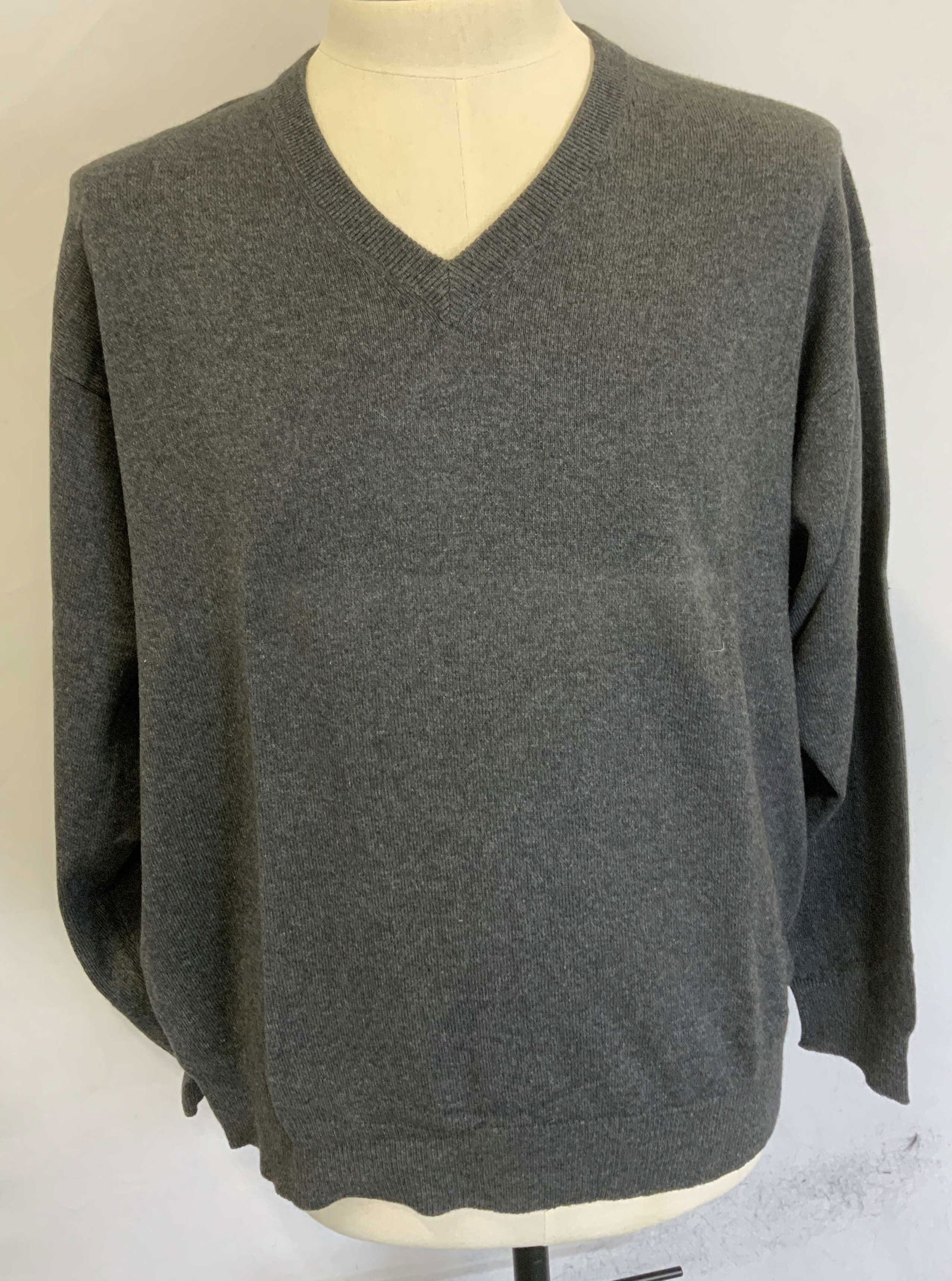 Visitor Gray Silk & Cashmere Sweater (1 of 6)
