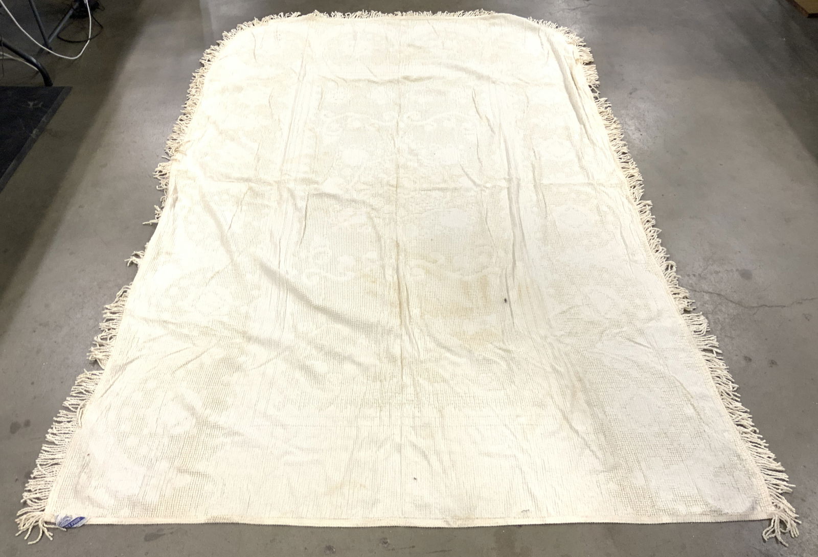 BATES Usa Fringed Throw Blanket Cream (1 of 6)