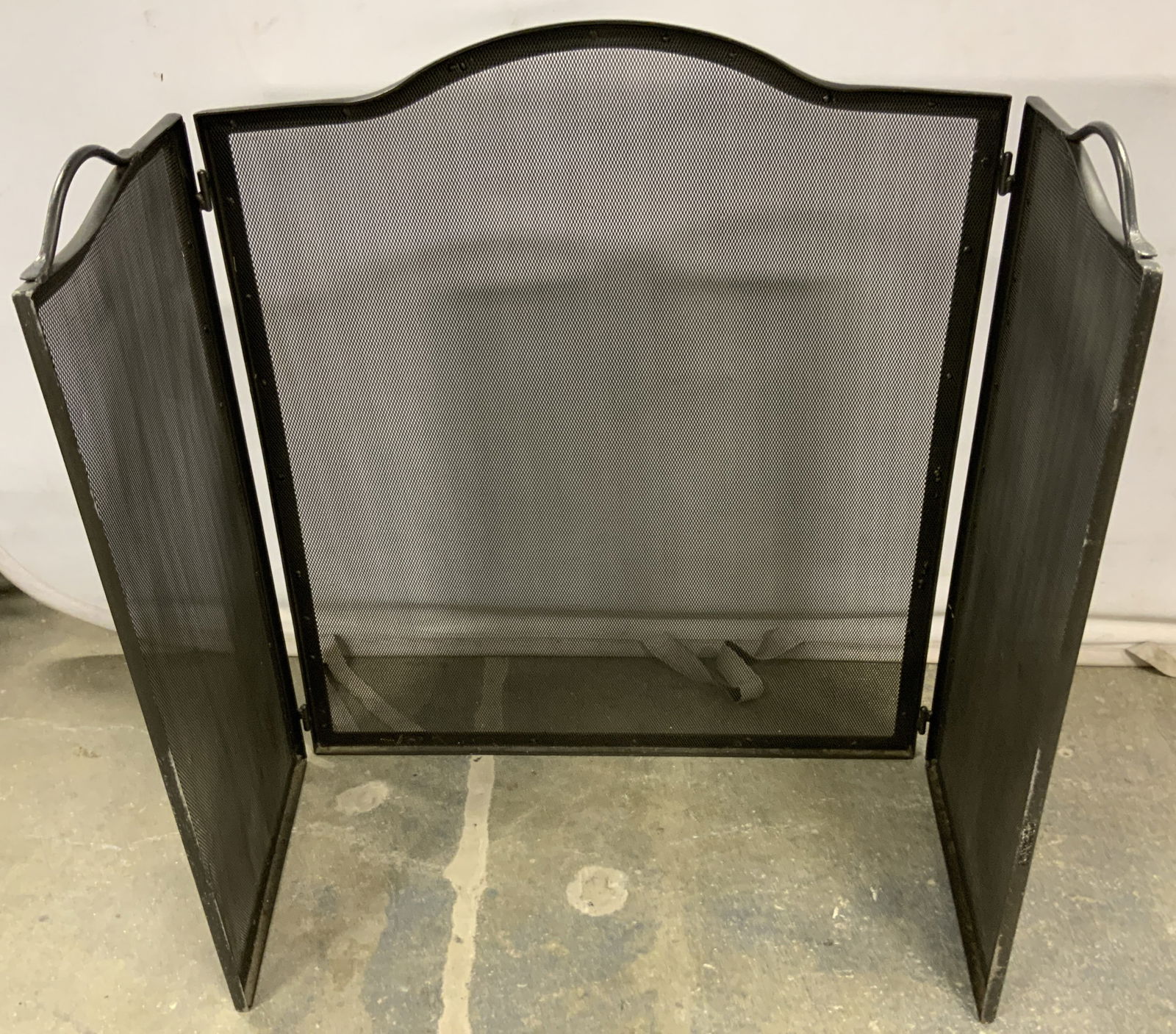 Black Mesh Metal Fireplace Screen (1 of 12)