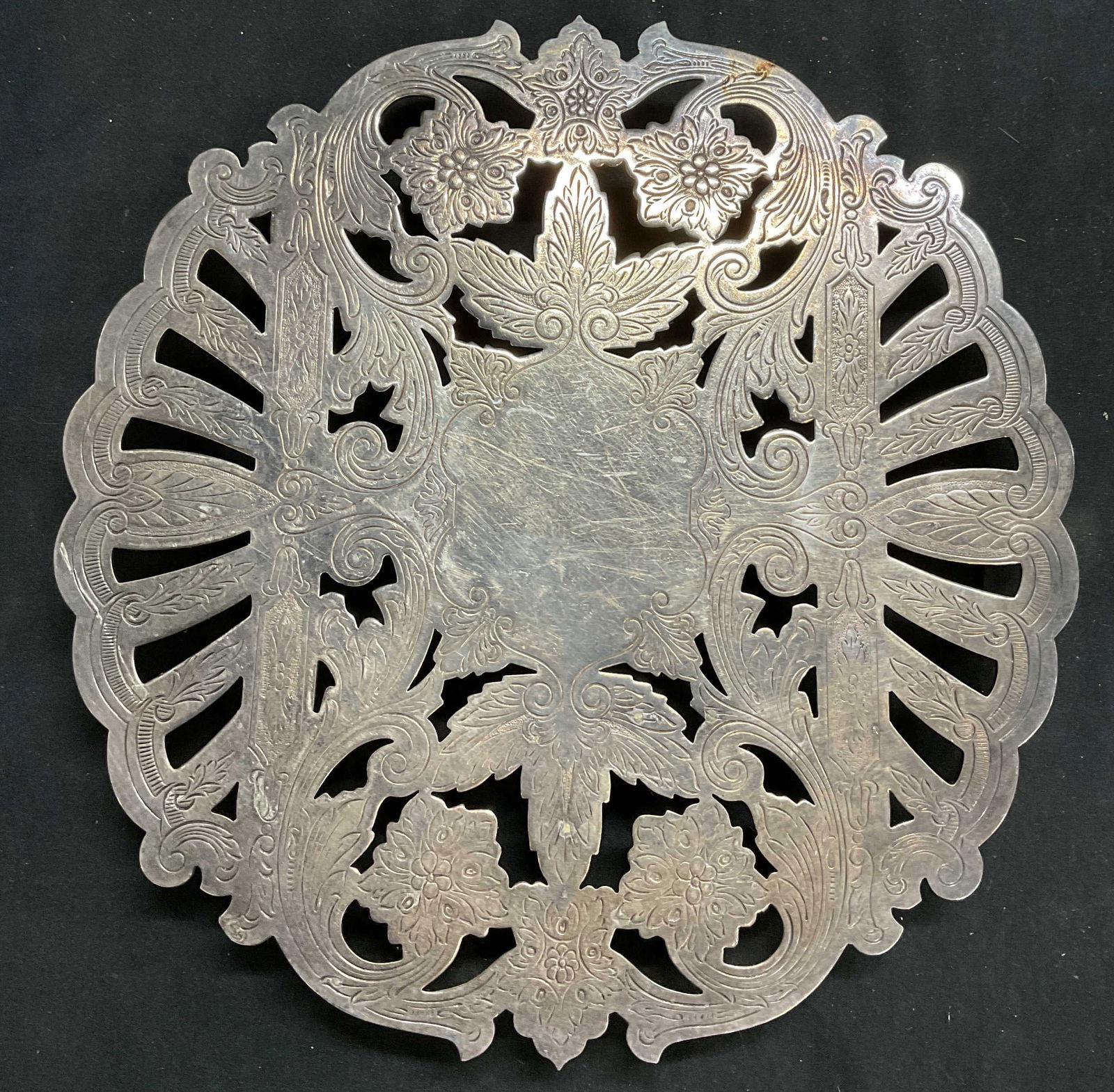 Vintage WALLACE Silver Plated Trivet (1 of 7)