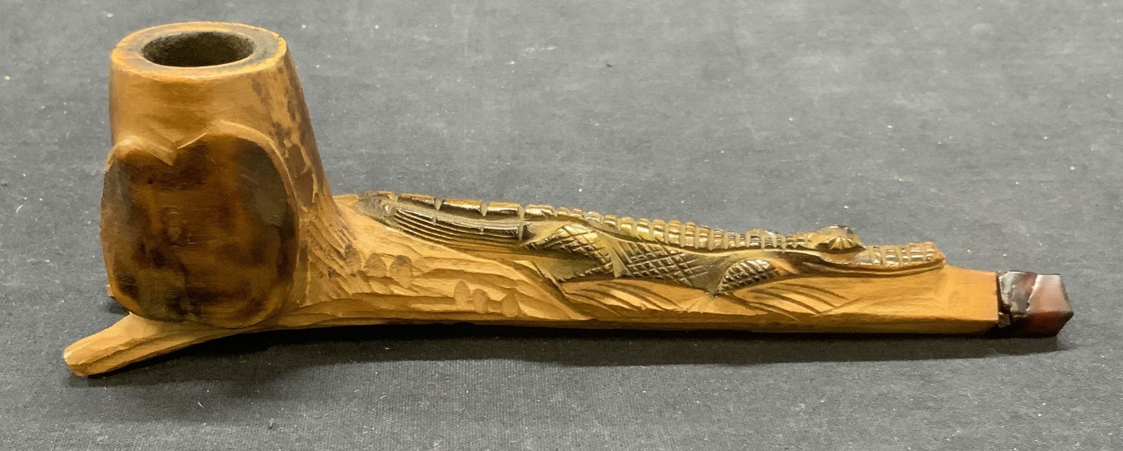Vintage Hand Carved Wood Crocodile Pipe (1 of 7)