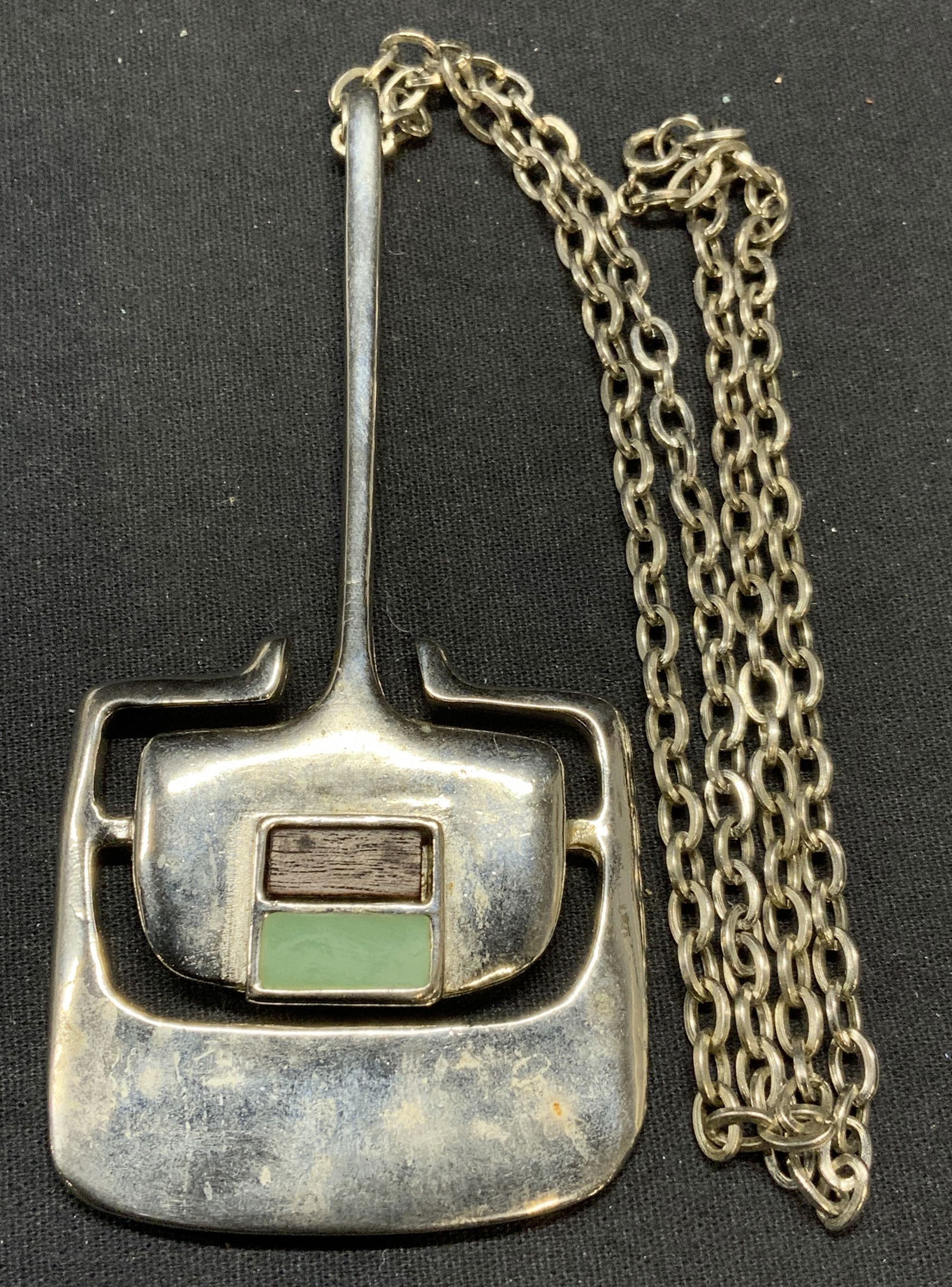 CELEBRITY NY Silver Tone Pendant Necklace (1 of 7)