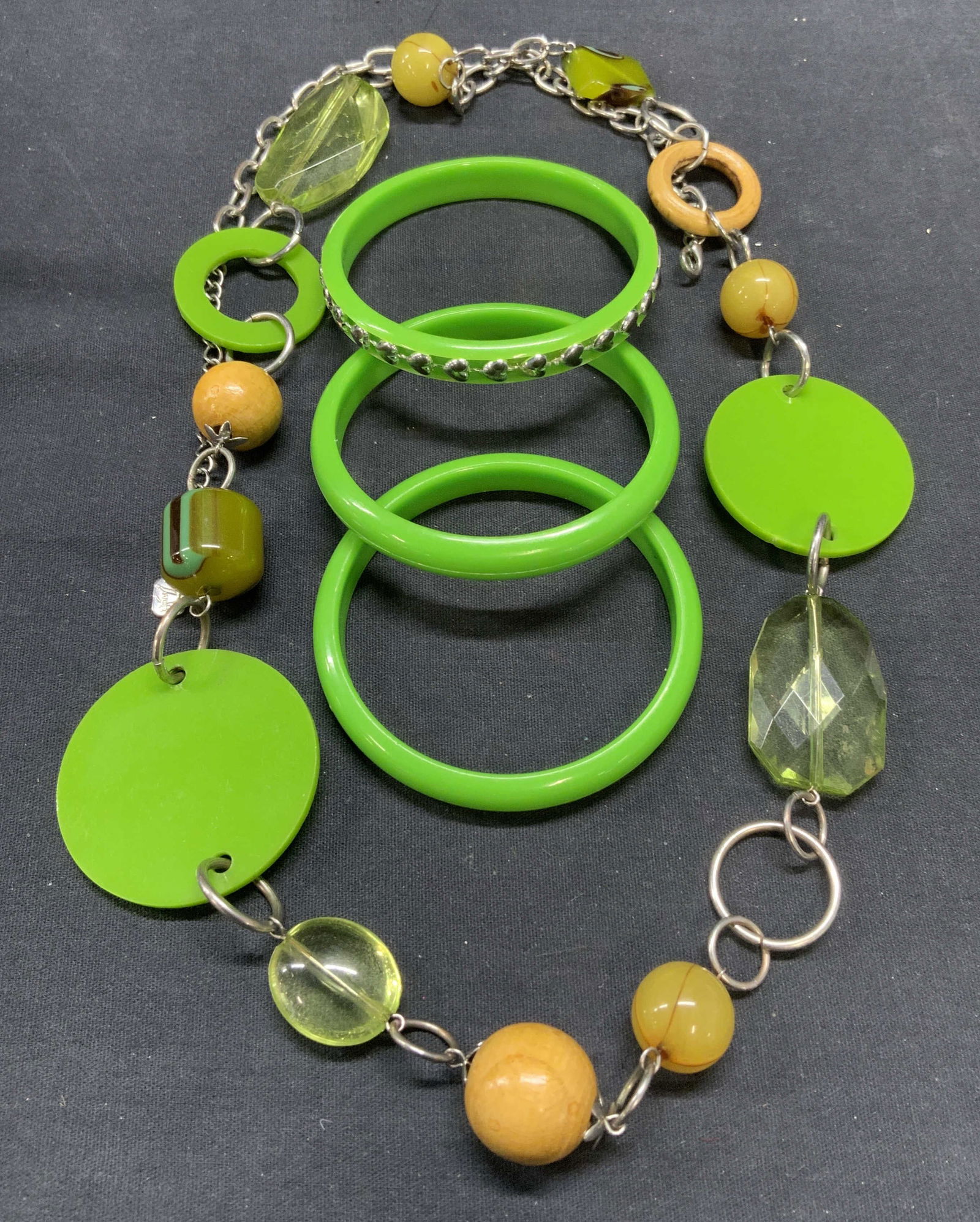 Lot 4 Signed Green Crystal Necklace, Bracelets (1 of 9)