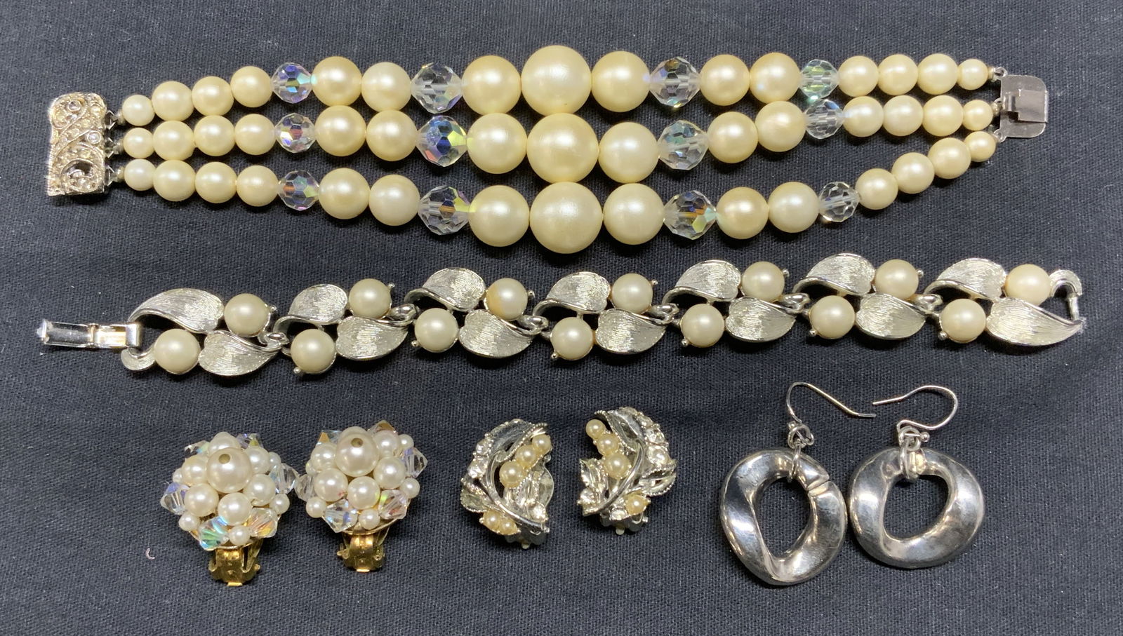 Lot 5 Lisner Silver Tone Faux Pearl Bracelet, More (1 of 12)