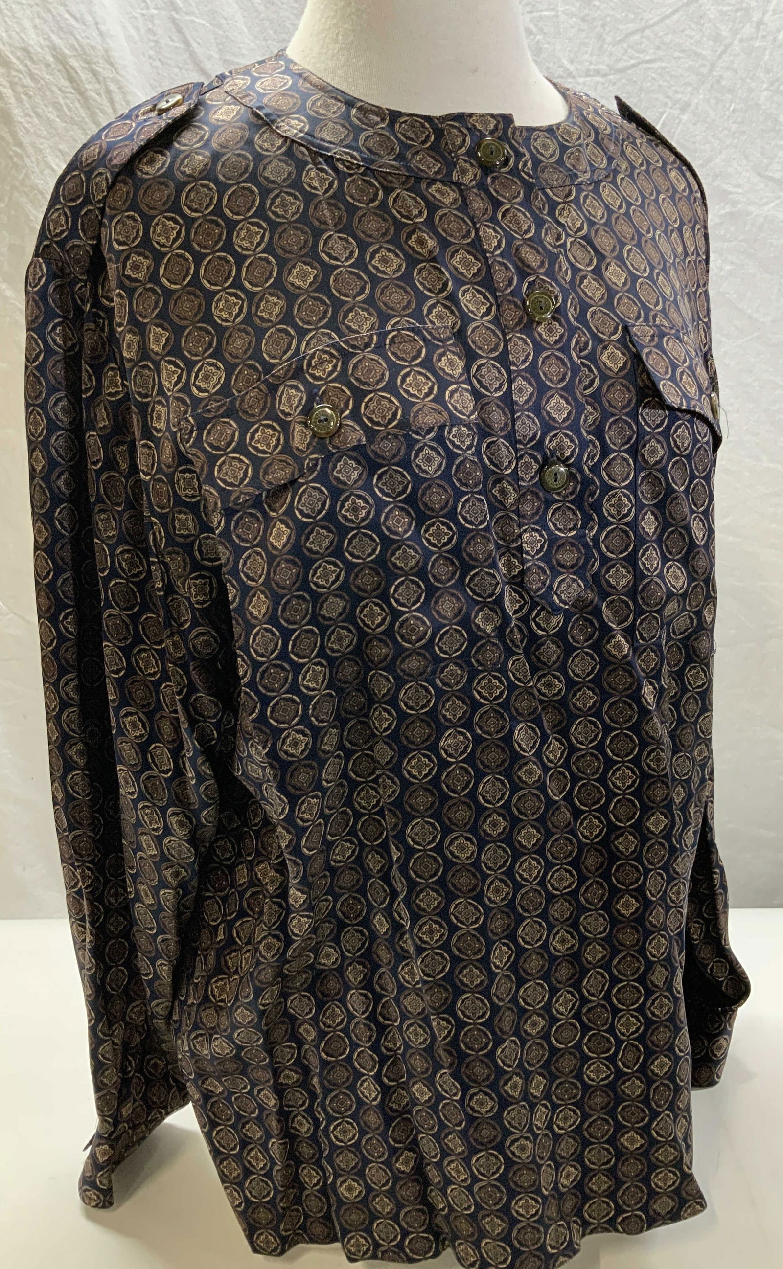 Randy Kemper Silk Medallion Blouse, Hong Kong (1 of 7)