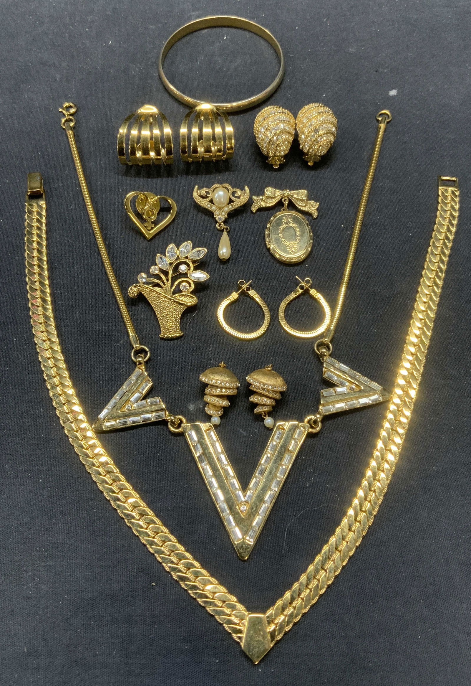 Lot 11 Napier, Monet, CINER Jewelry, More (1 of 12)