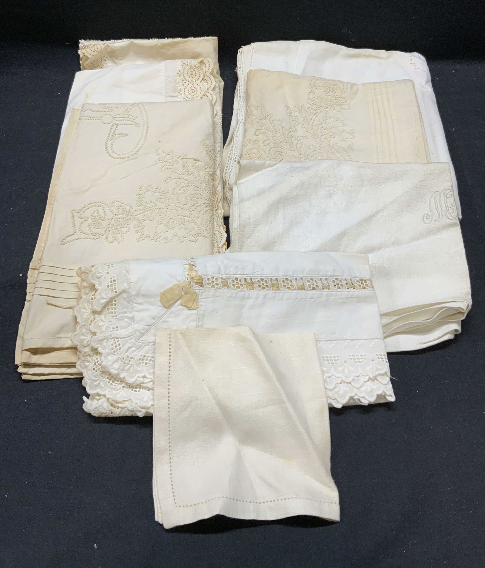 Lot 8 White Cotton Table Linens, More (1 of 9)